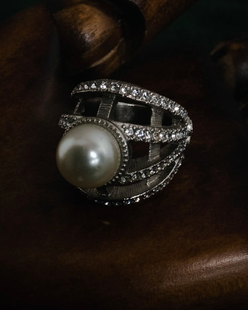 –SPECIAL– "CHANEL" 2016AW Pearl cage pavé statement ring