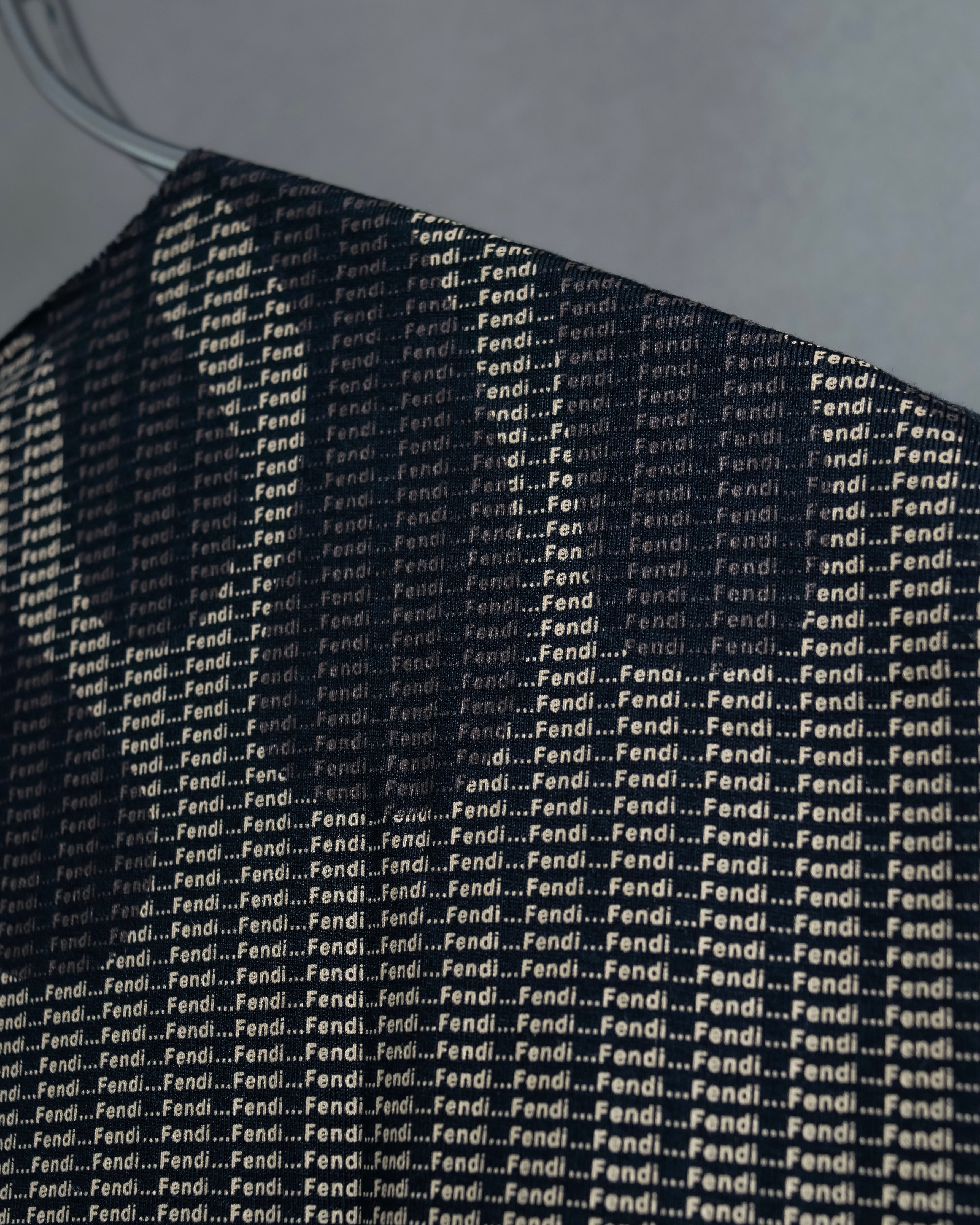 "FENDI" Logo print V-neck sleeveless top