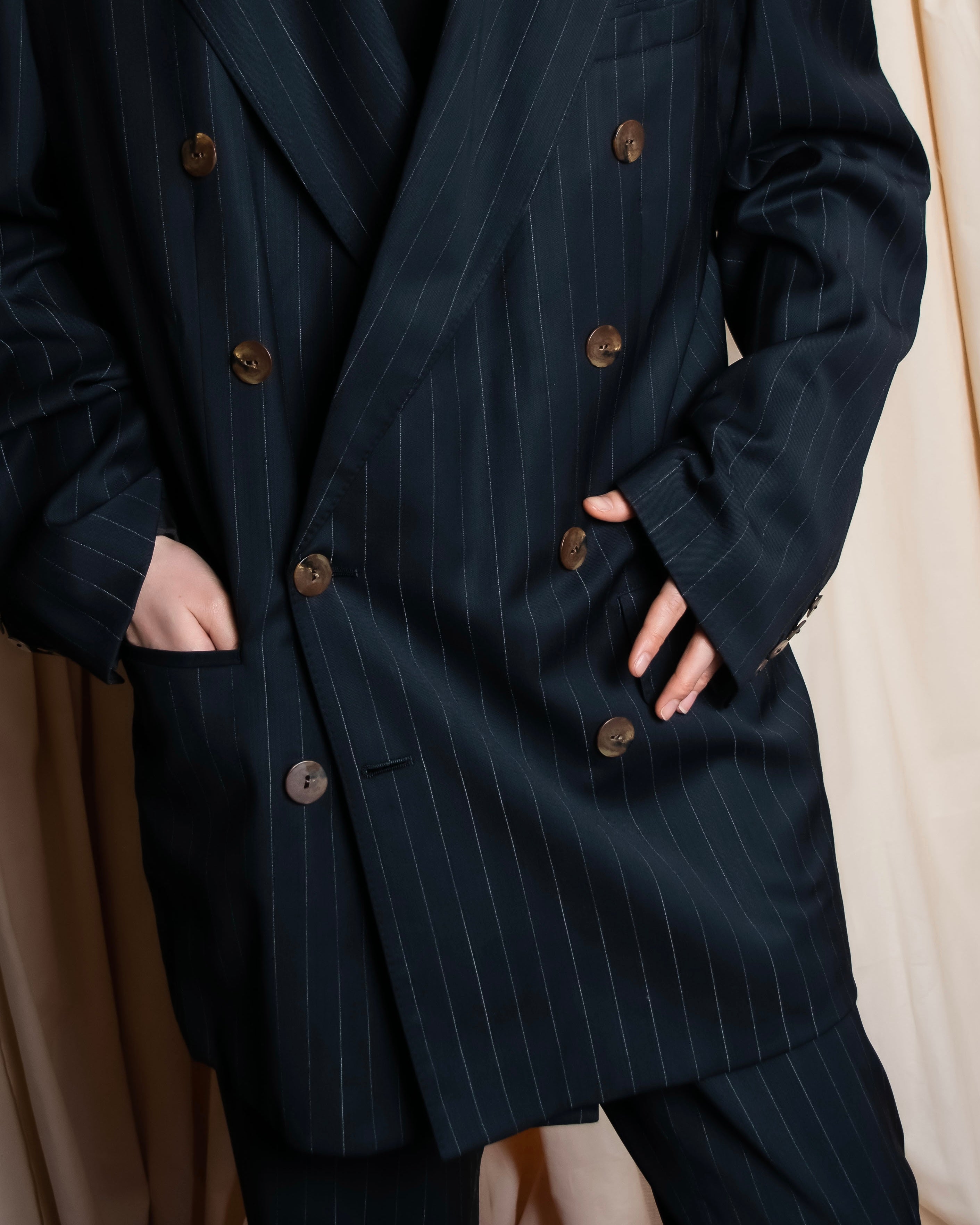 "JEAN PAUL GAULTIER HOMME"
Oversized shadow stripe set up