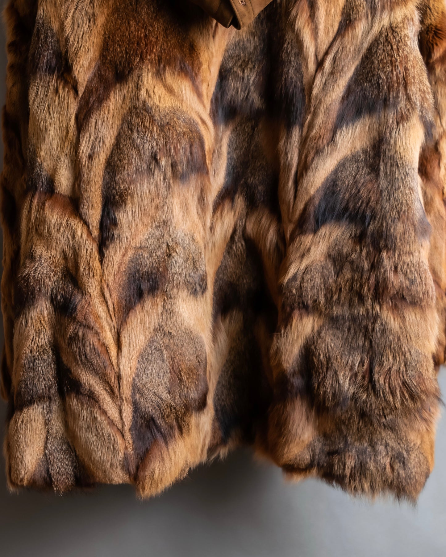 Vintage gradient fur hooded jacket