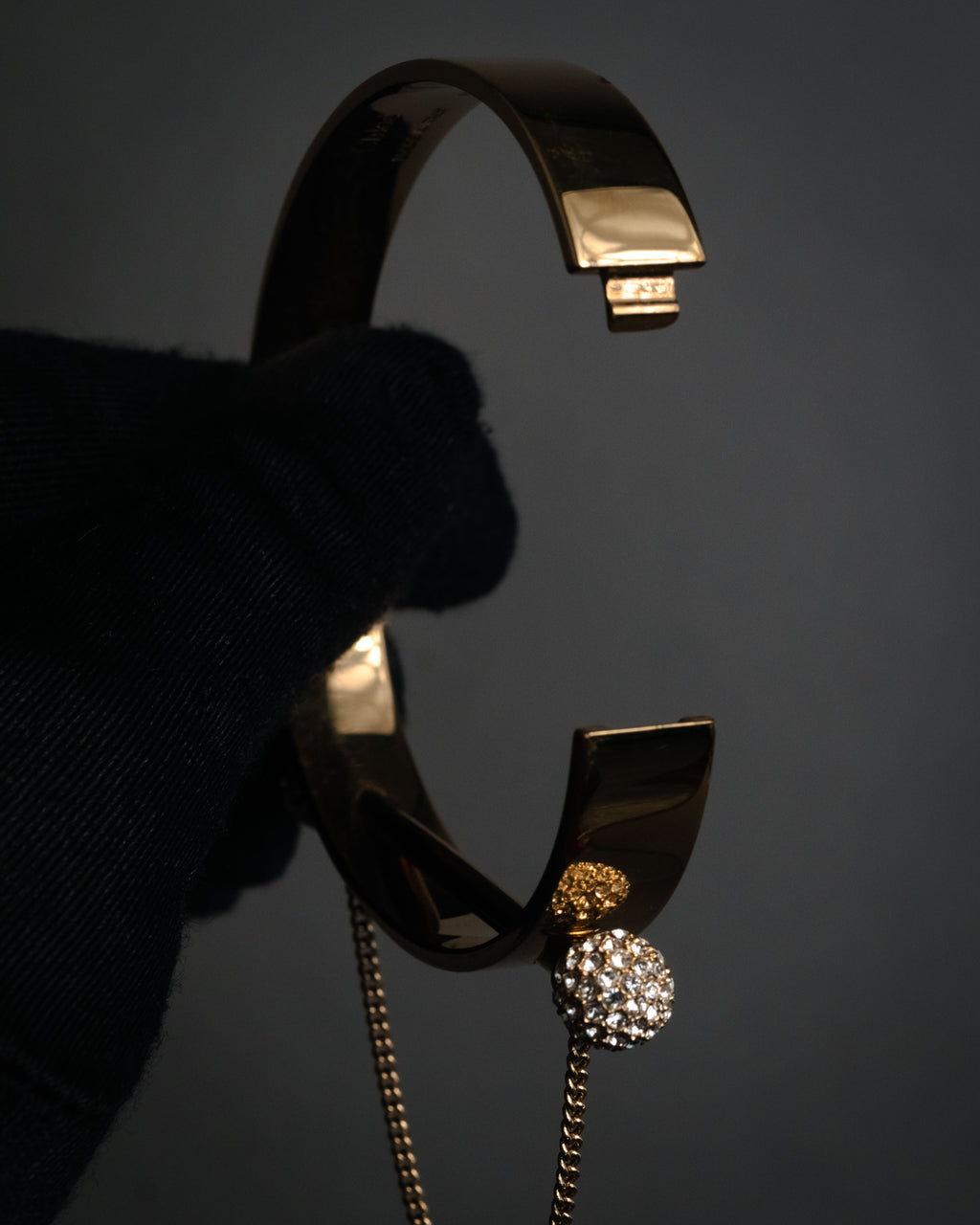 “Chloe” 2010’s crystal sphere chain bangle