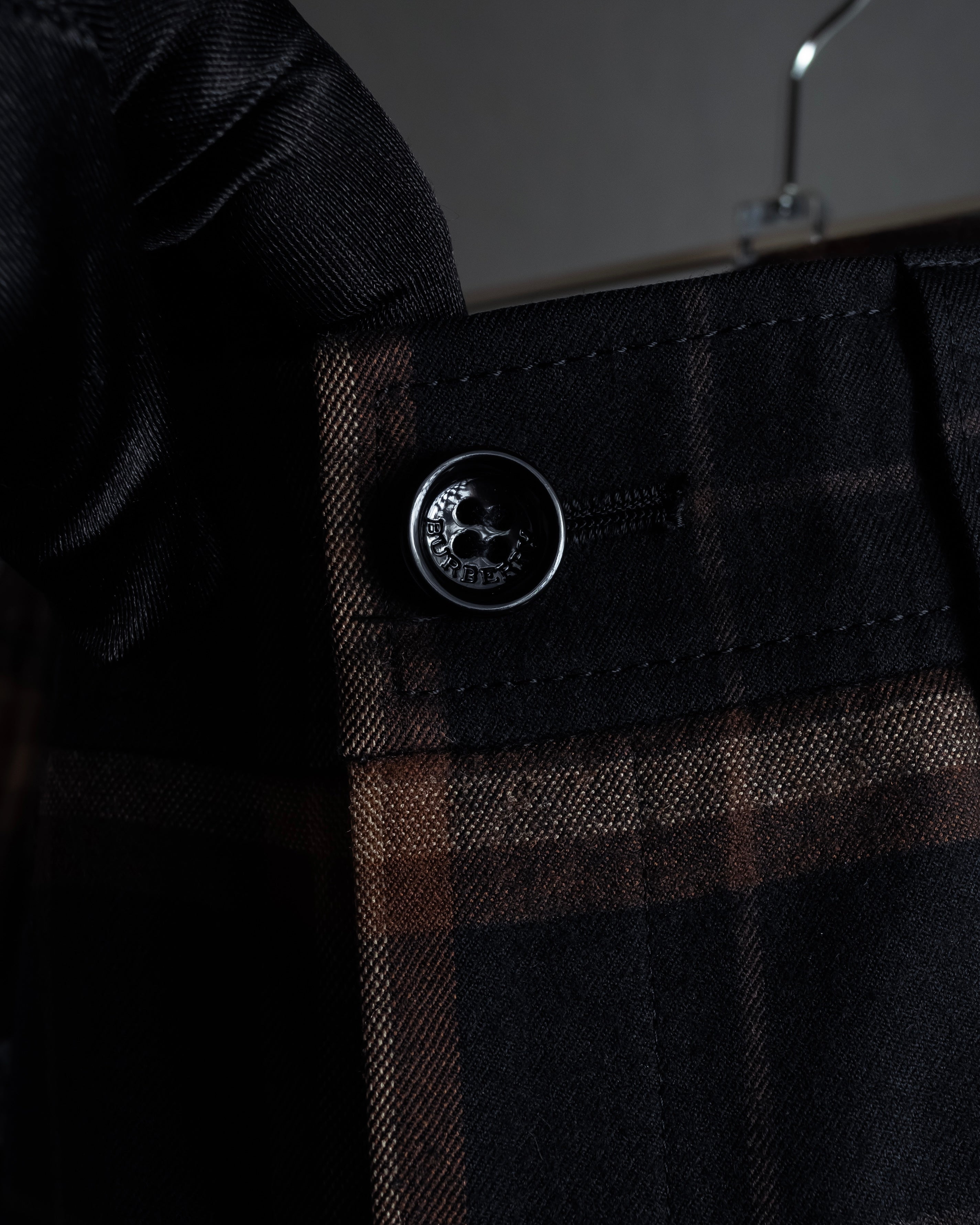 "BURBERRY" Decorative button design check pattern short pants