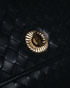 –SPECIAL– "BOTTEGA VENETA"
Late 80s–Early 90s Intrecciato trapezoid leather bag