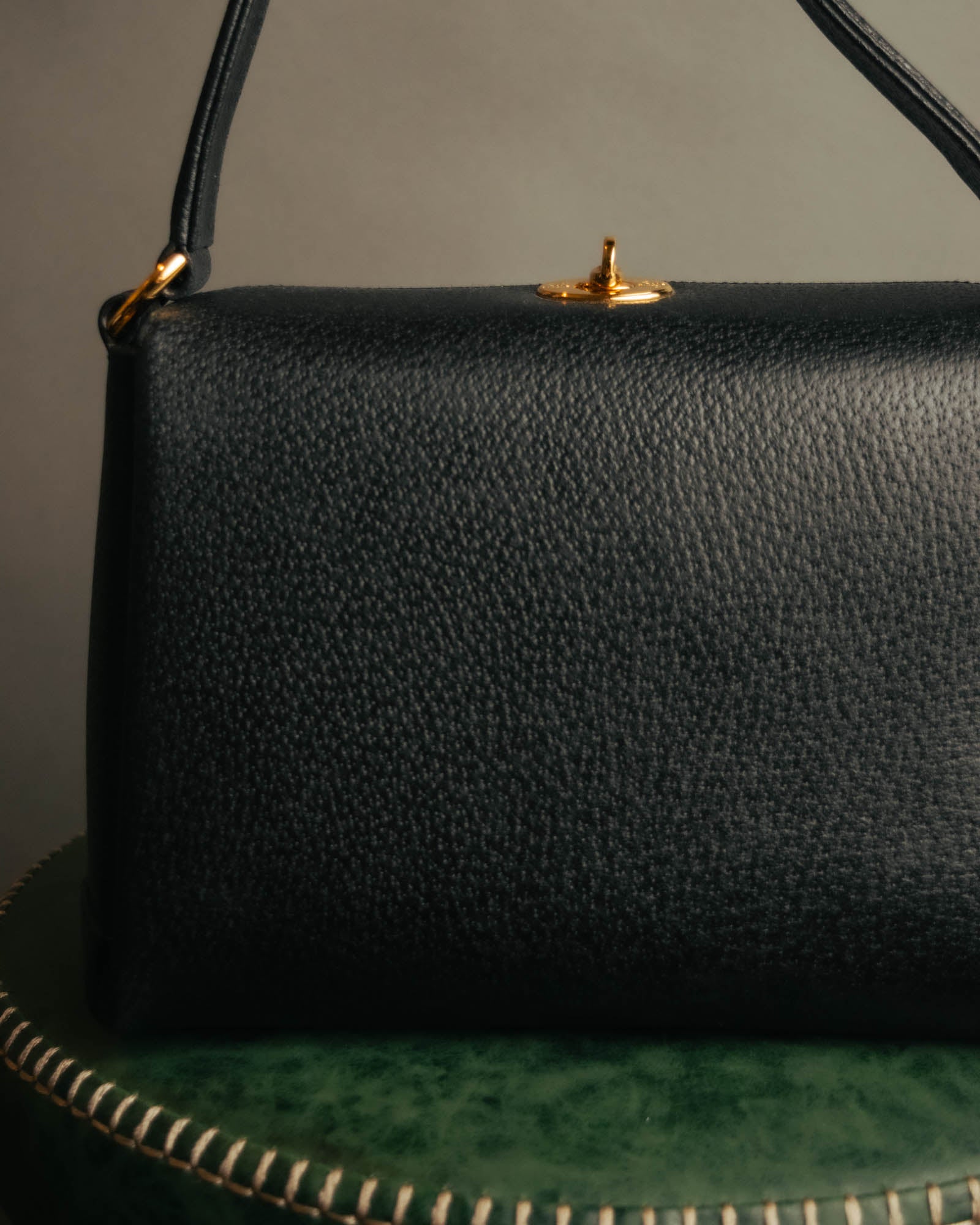 -SPECIAL- “GUCCI” 70’s-80’s Pigskin leather turn lock handbag