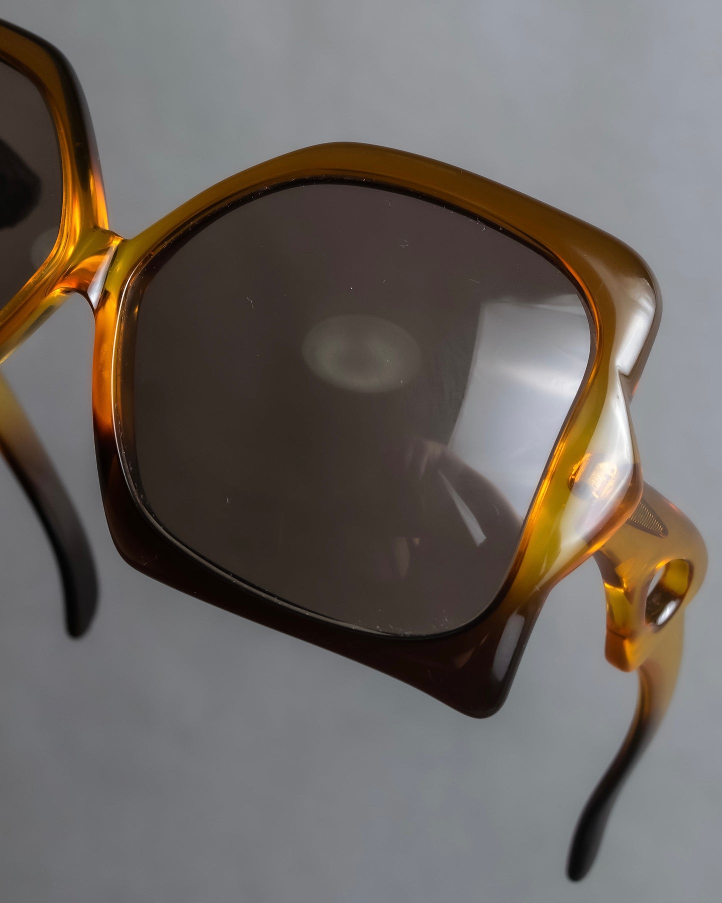 "Christian Dior" Mortal shell amber design square frame sunglasses