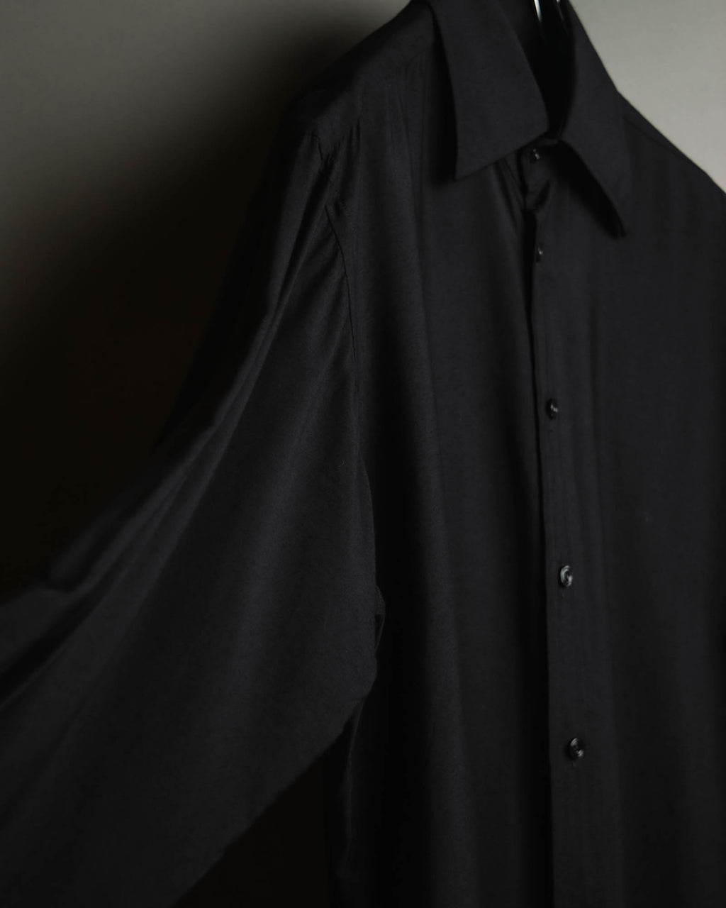 "TOM FORD" 2010's Fluid rayon silk classic collar black shirt