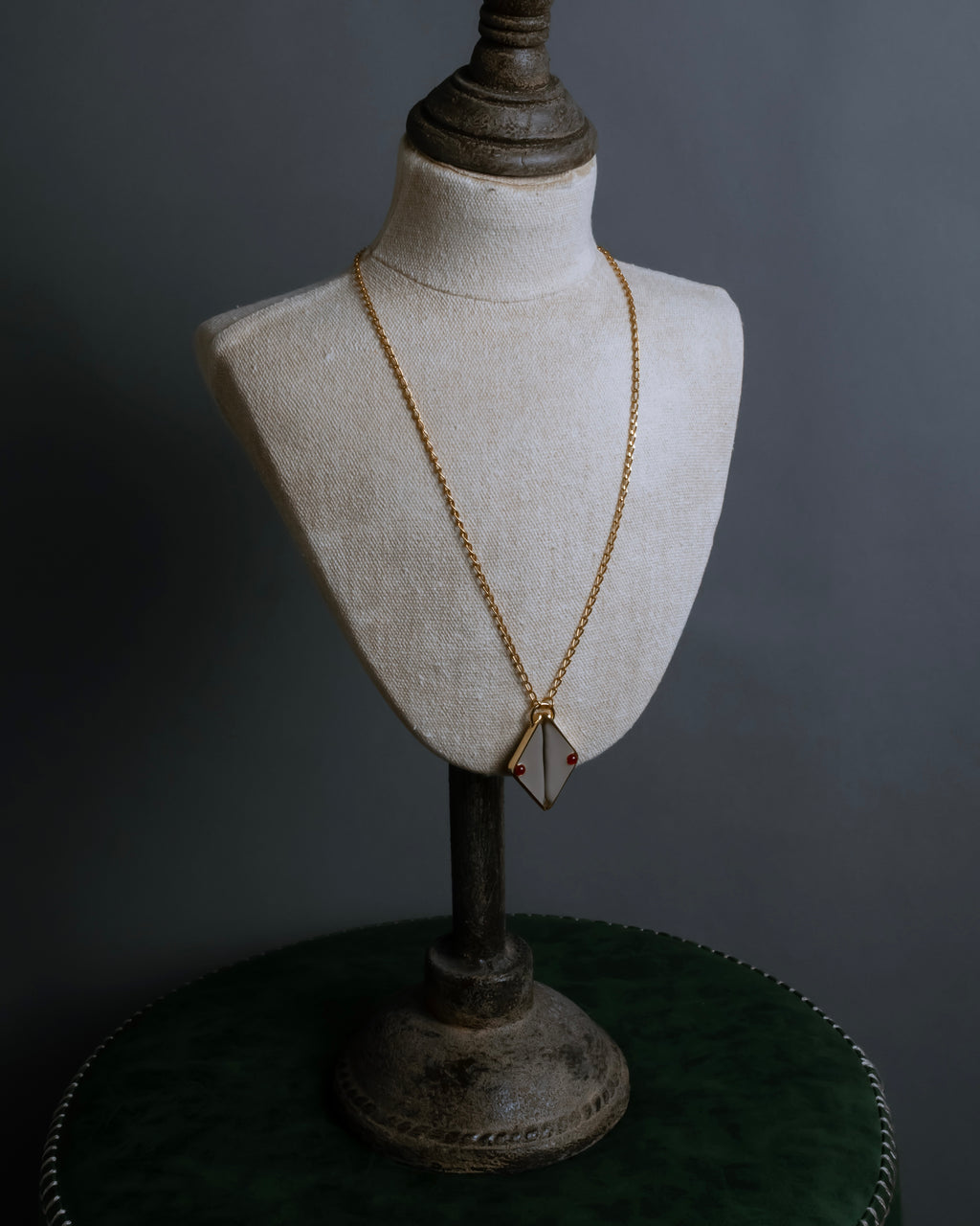 "BALENCIAGA" Red cabochon symmetrical design necklace