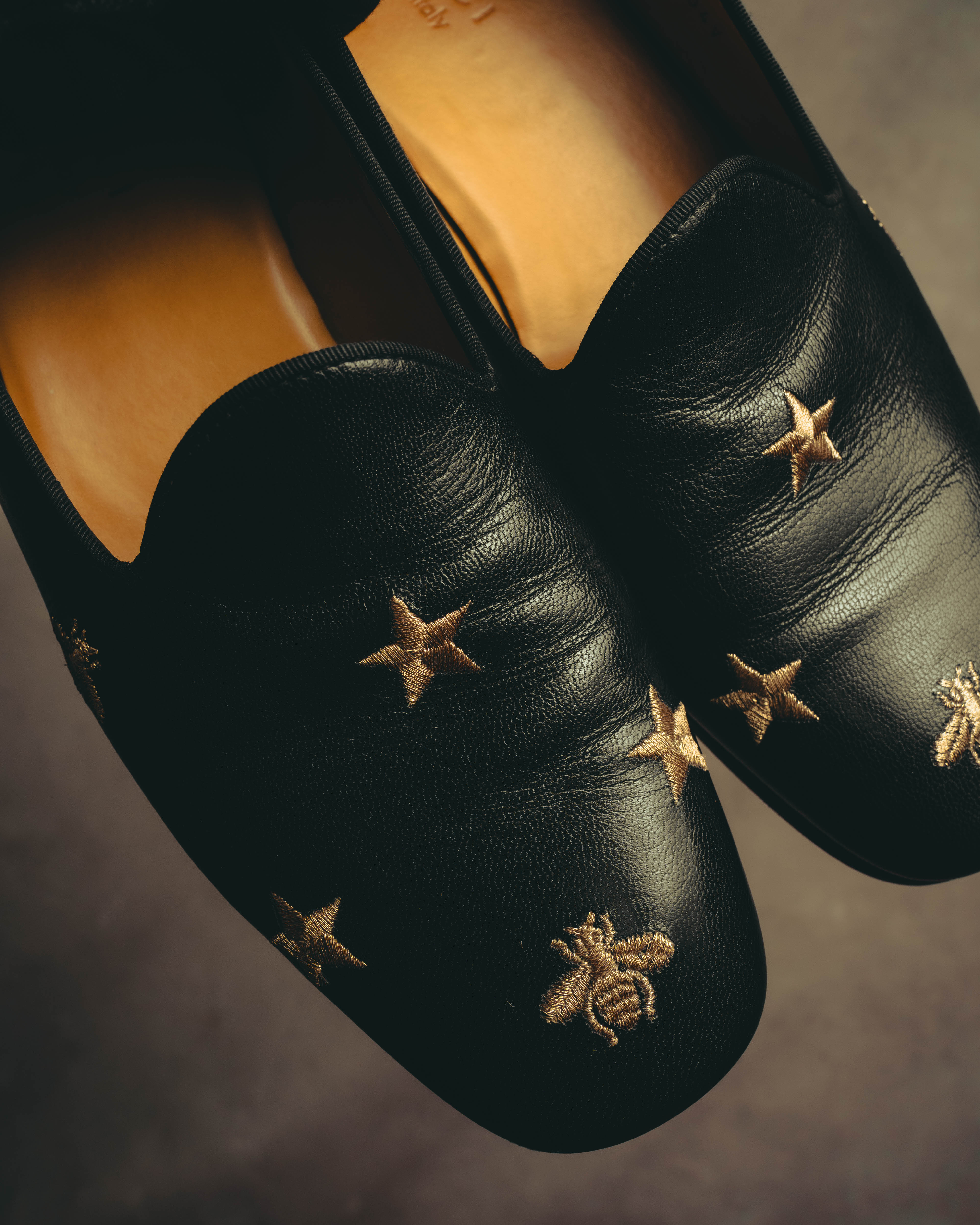GUCCI グッチ Bee Star刺繍 レザーシューズ UK9 ブラック GUCCI (グッチ) - ビー＆スター 刺繍 レザーローファー - ブラック