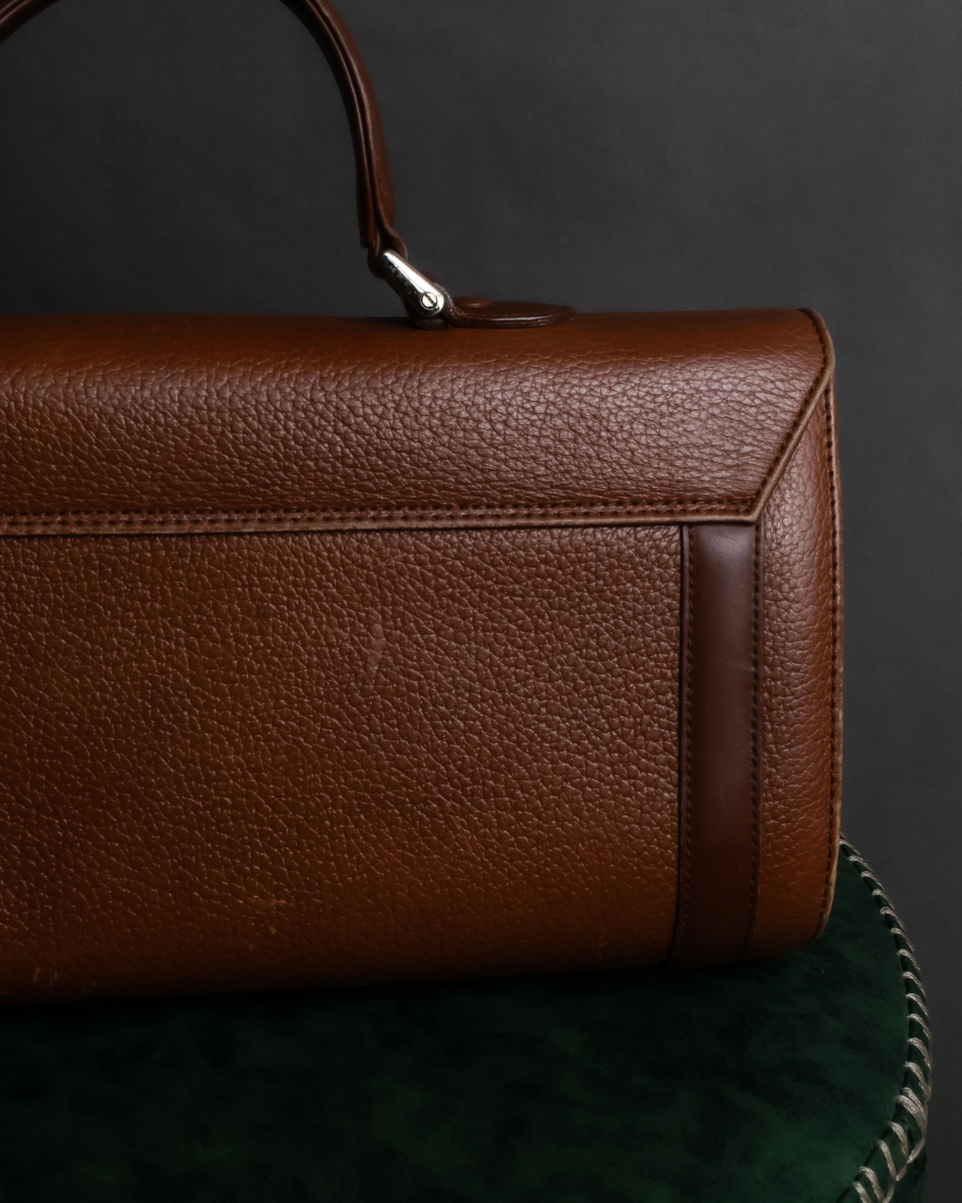 "BURBERRYS" Horizontal design camel grained leather bag