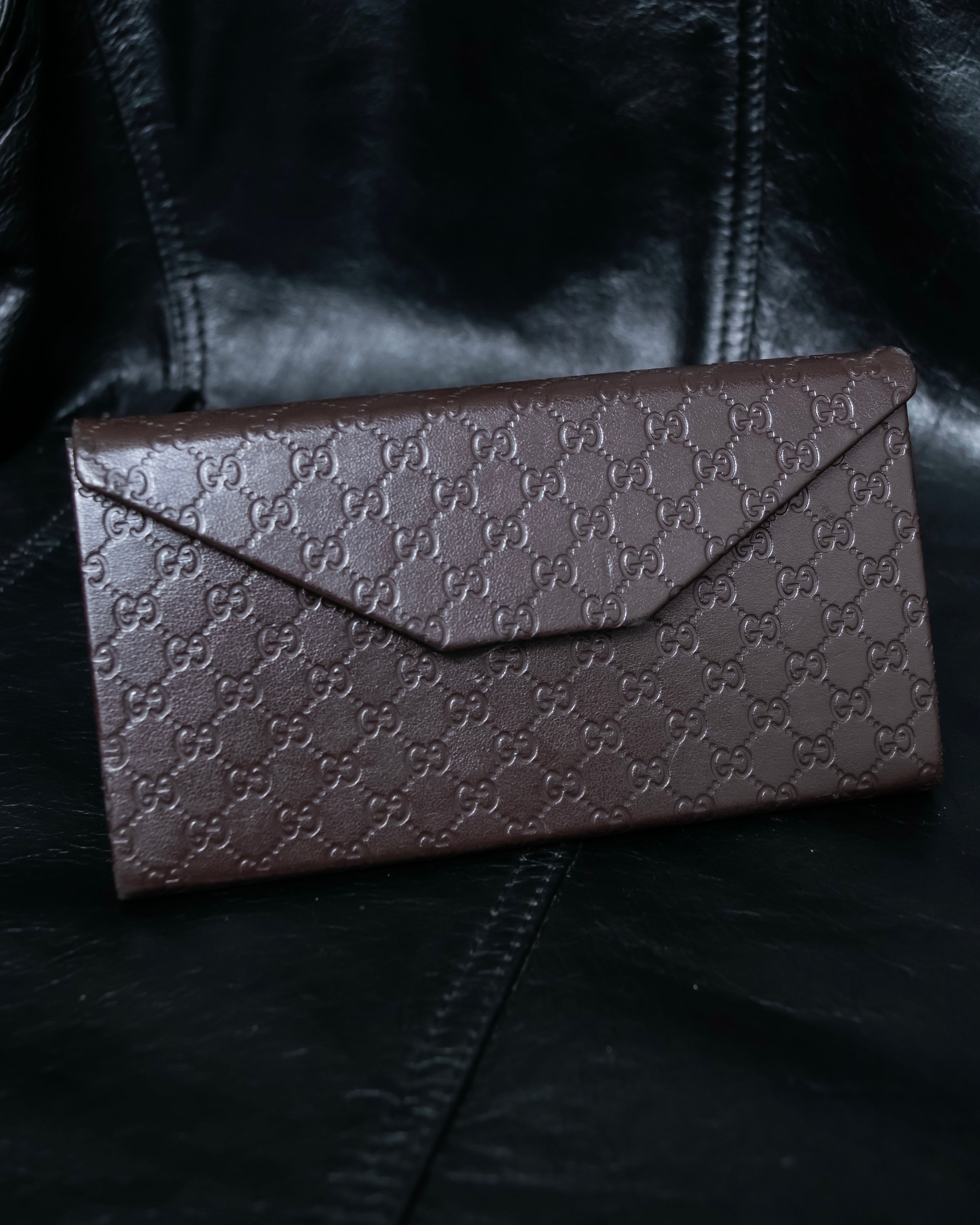 “GUCCI” GG heart motif butterfly shaped sunglasses