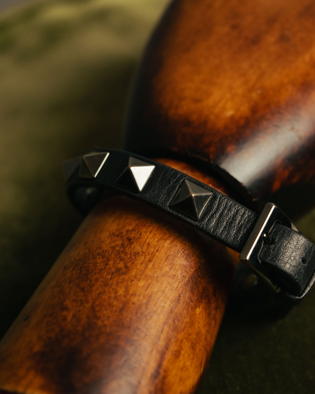 “VALENTINO” 2011-2018 rockstud leather bracelet