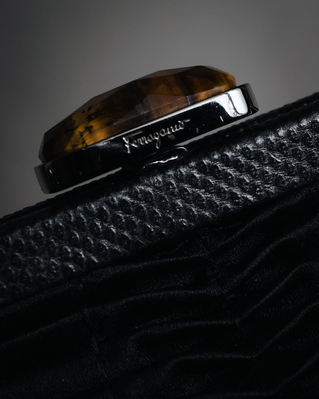 "Salvatore Ferragamo" 00’s-10’s tiger’s eye satin pleated chain bag