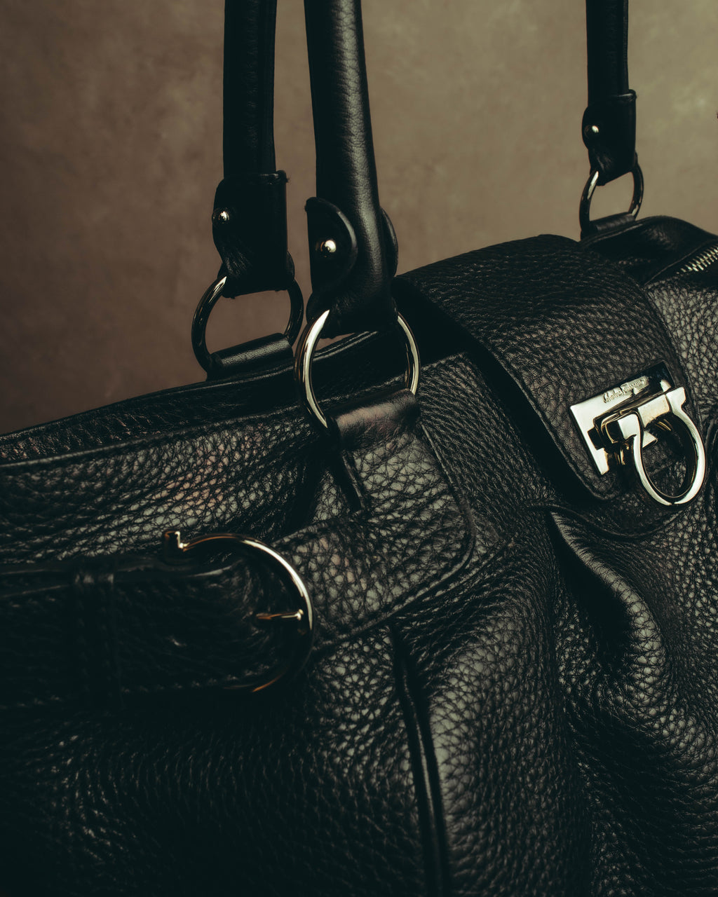 “Salvatore Ferragamo” 00’s-10’s Gancini pebbled leather handbag