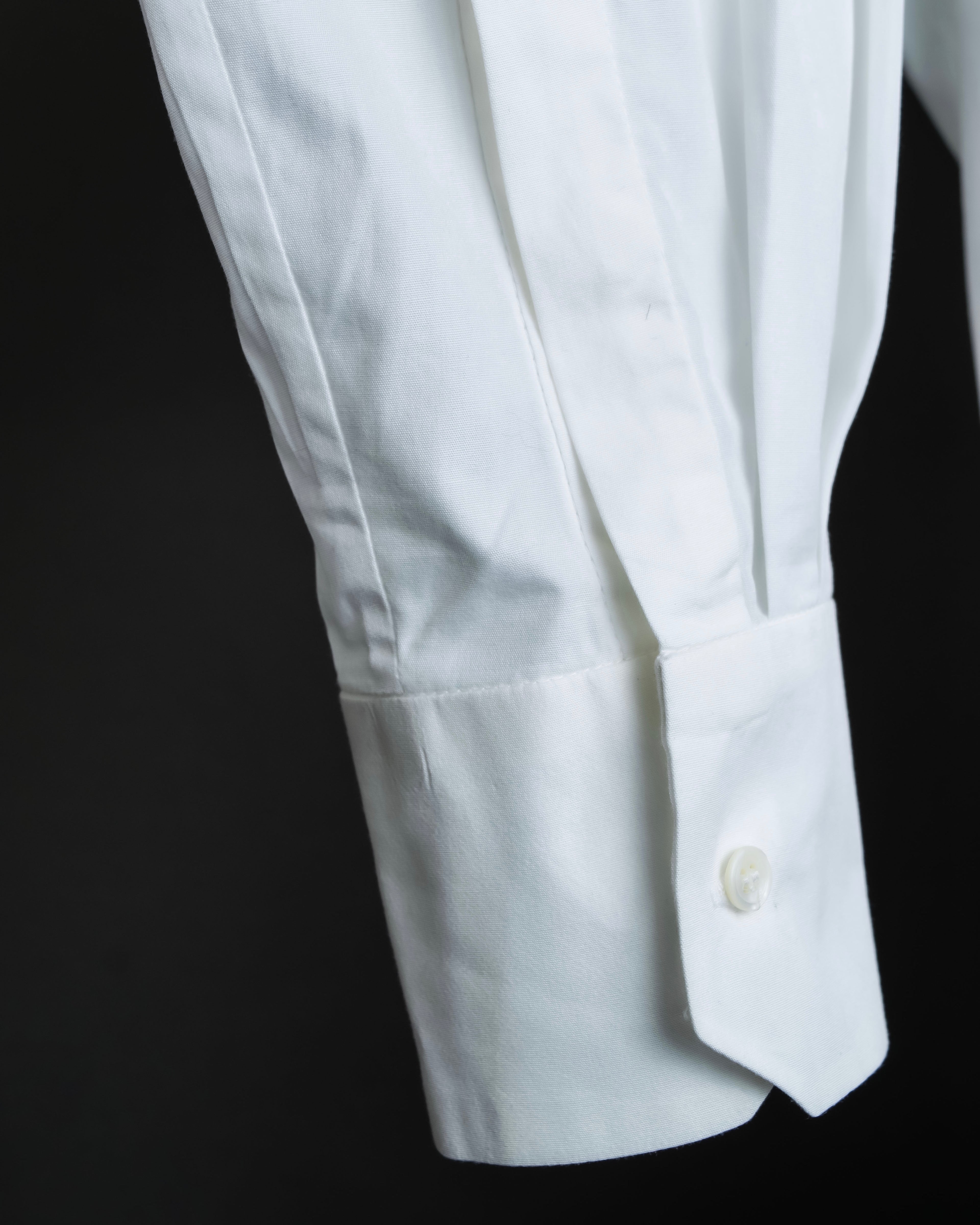 "Bruno Pieters." 2-way collar design stand-up collar dress shirt