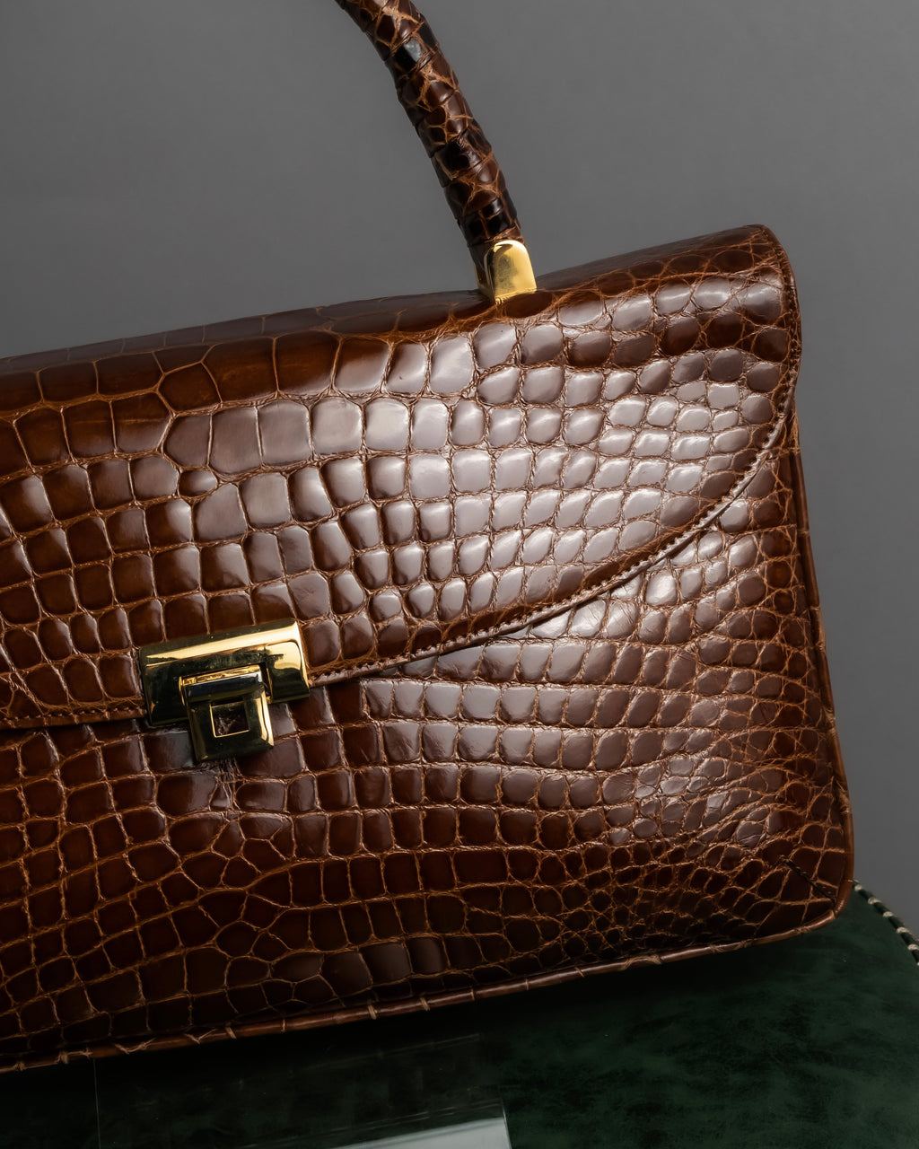 "Franco Parmiggiani" Turn lock design crocodile texture hand bag
