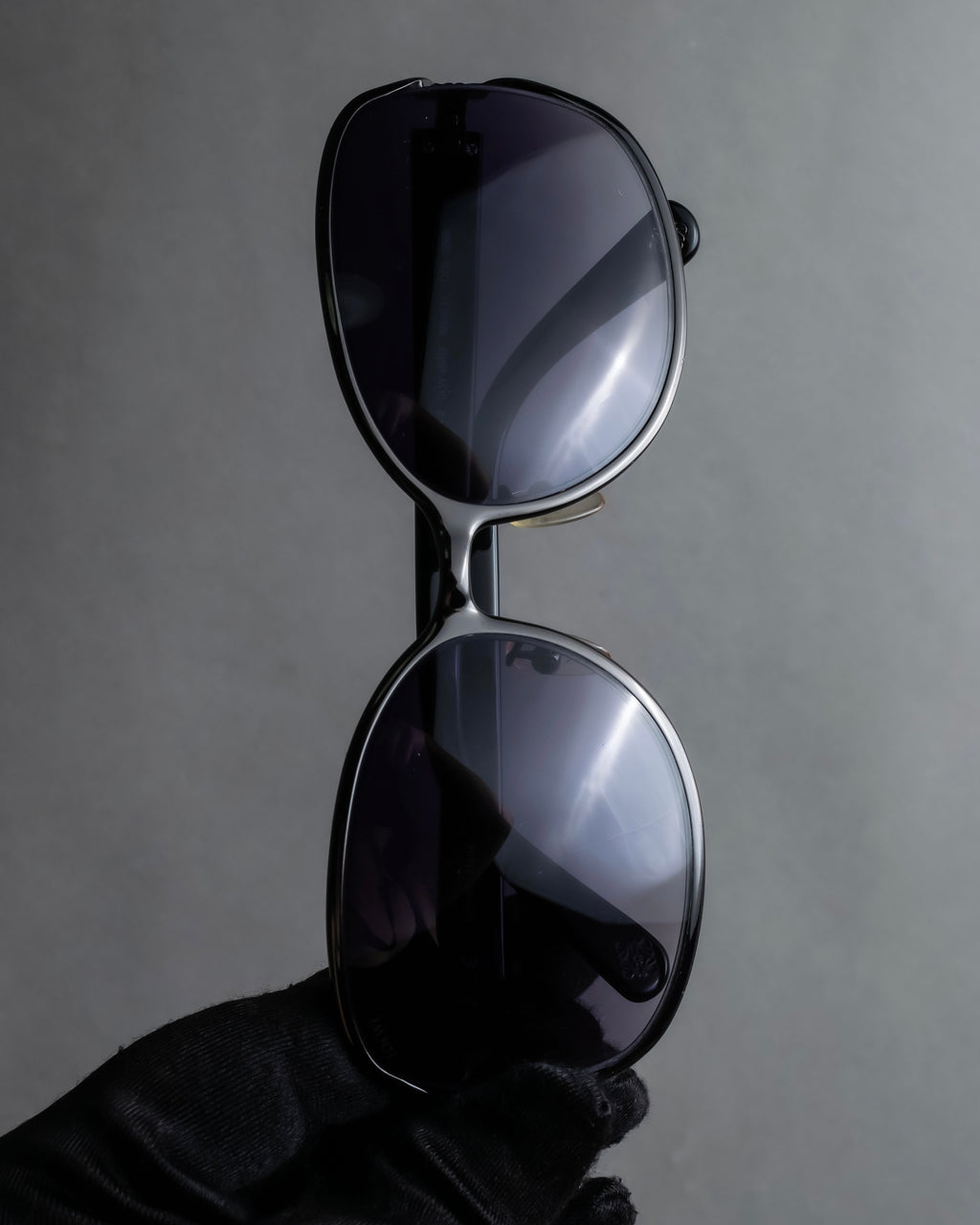 "LOEWE" Anagram logo engraved oval sunglasses