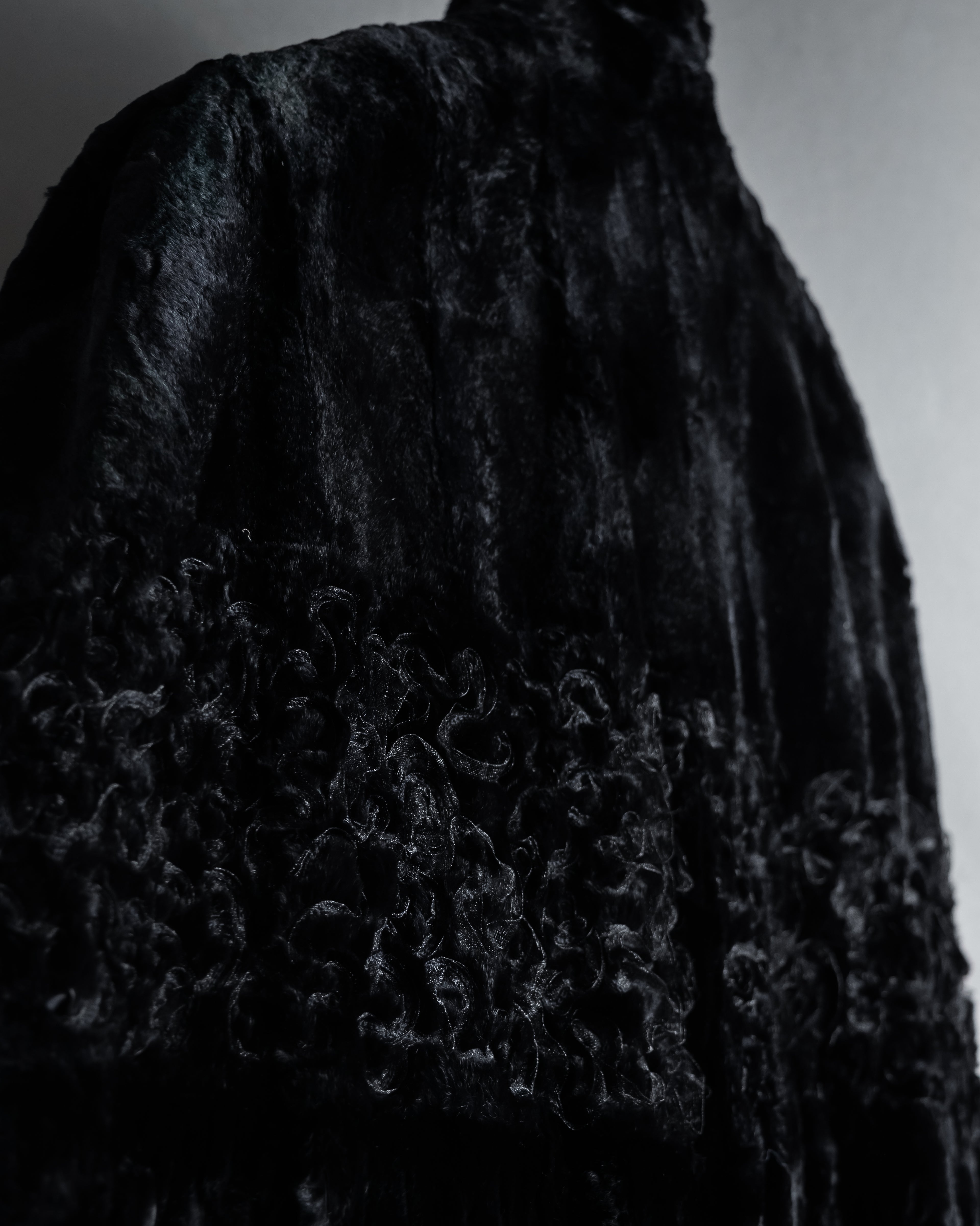 -SPECIAL- "FENDI" 90s Karl Lagerfeld-era lattice fur cape