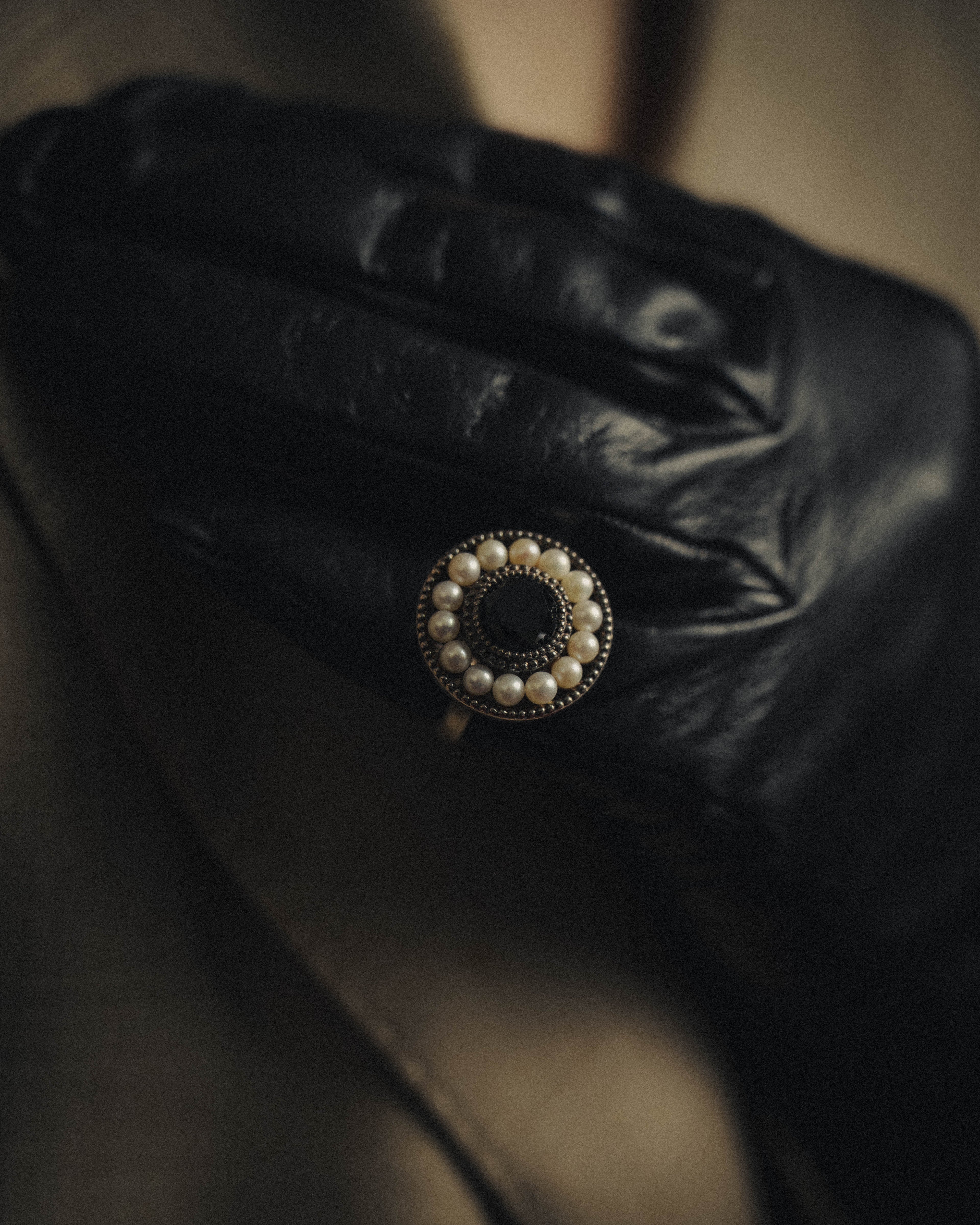 -SPECIAL- “Tiffany & Co.” 2000’s Pearl and black stone Ziegfeld cocktail ring