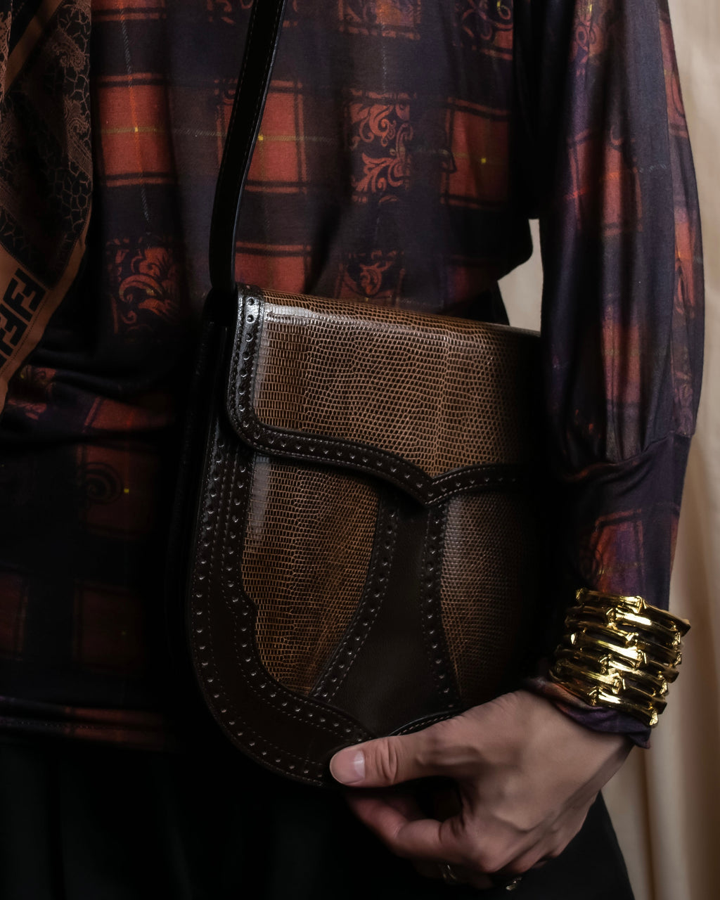 "YVES SAINT LAURENT" Brogue decorative design lizard embossed leather shoulder bag