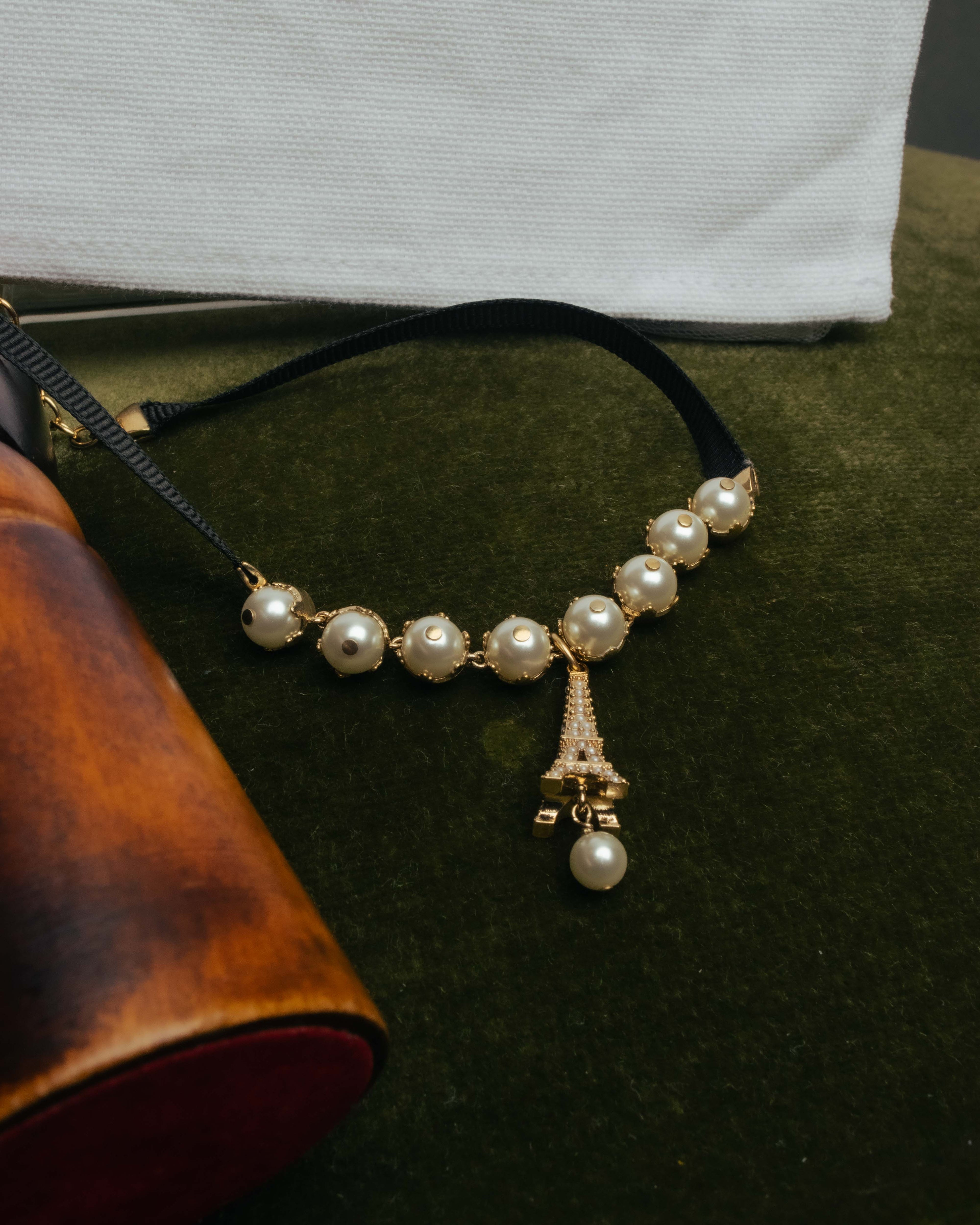 -SPECIAL- “DIOR” 2017-2023 Eiffel tower pearl ribbon choker