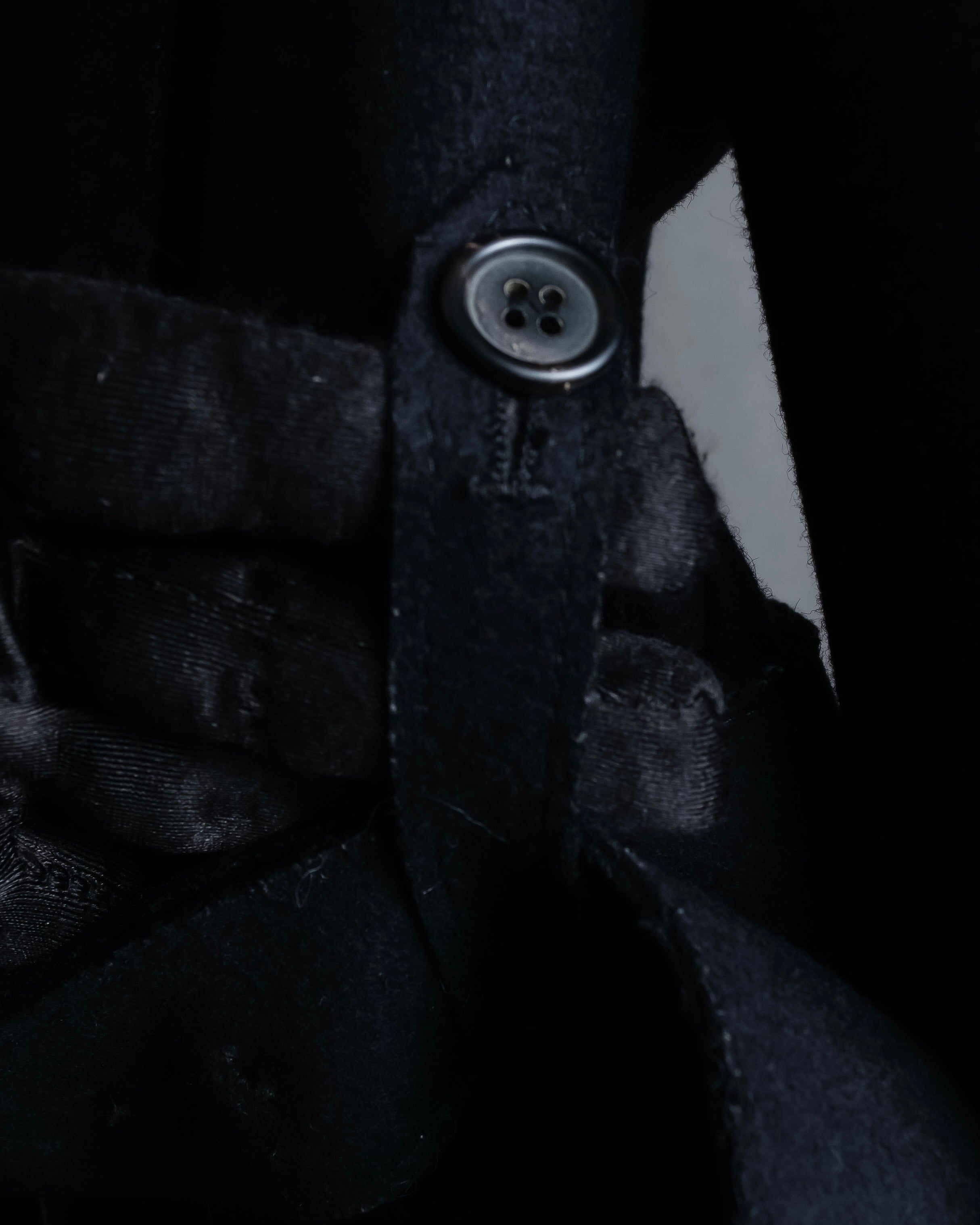 "MIU MIU" Crest brooch design belted trench coat