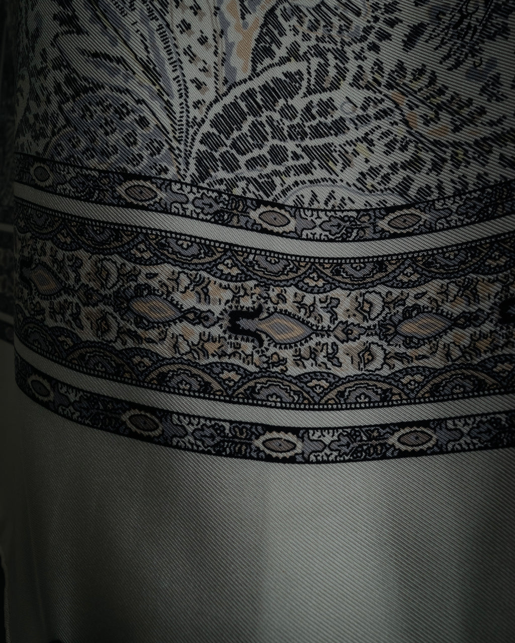 “HERMES” 1995–2005 Paisley botanical silk twill carré scarf