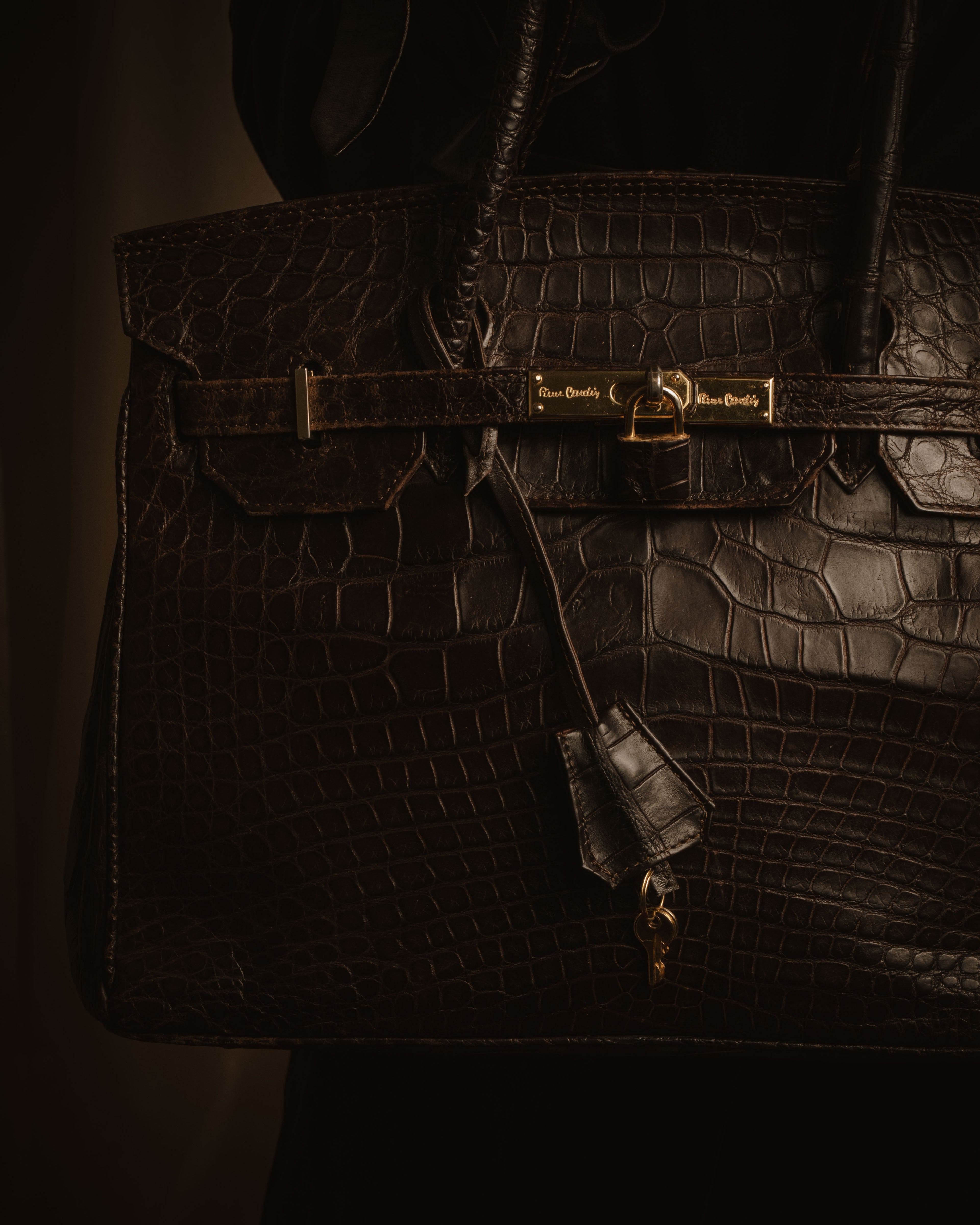 -SPECIAL- "Pierre Cardin"
90’s real crocodile leather top handle bag
