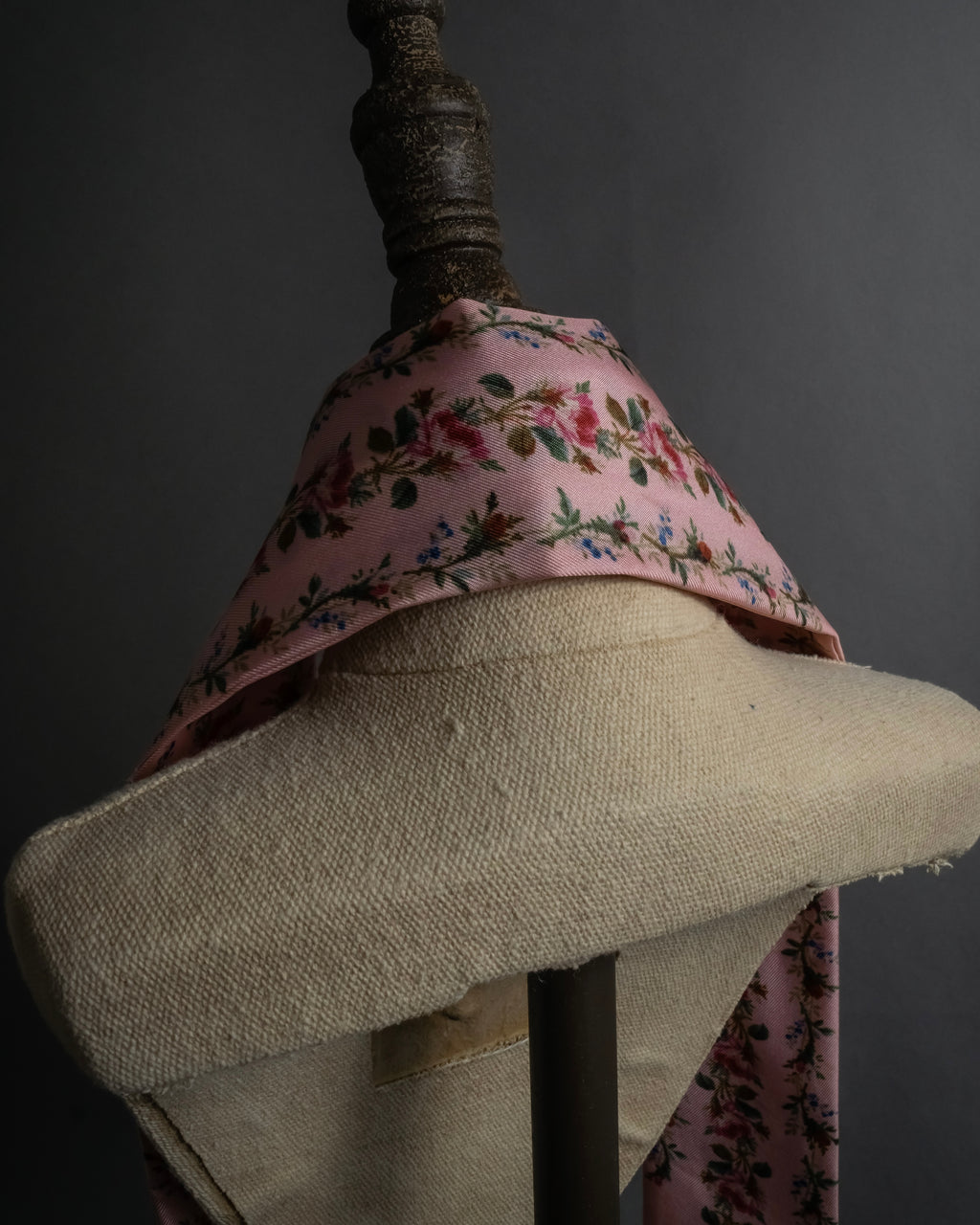 -SPECIAL- "GUCCI" Michele design floral print silk twilly scarf