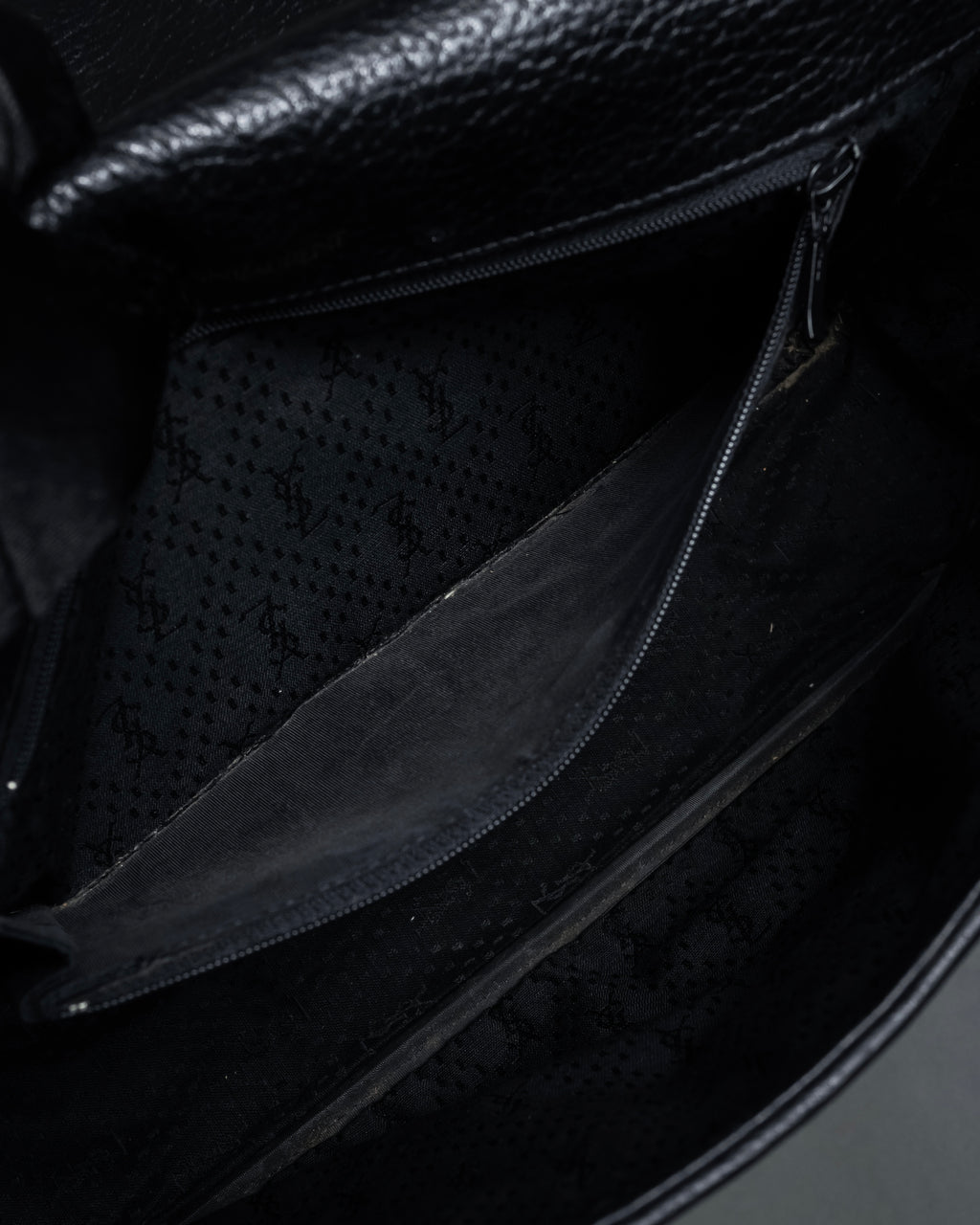 "YVES SAINT LAURENT" 80's-90's Wood toggle design pebbled leather bag