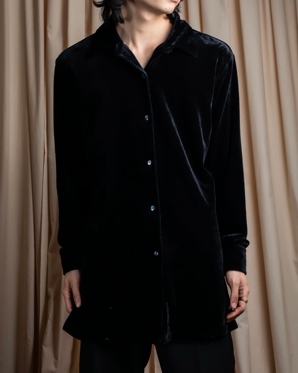 "EXPRESS" Beautiful glossy regular color velour shirt