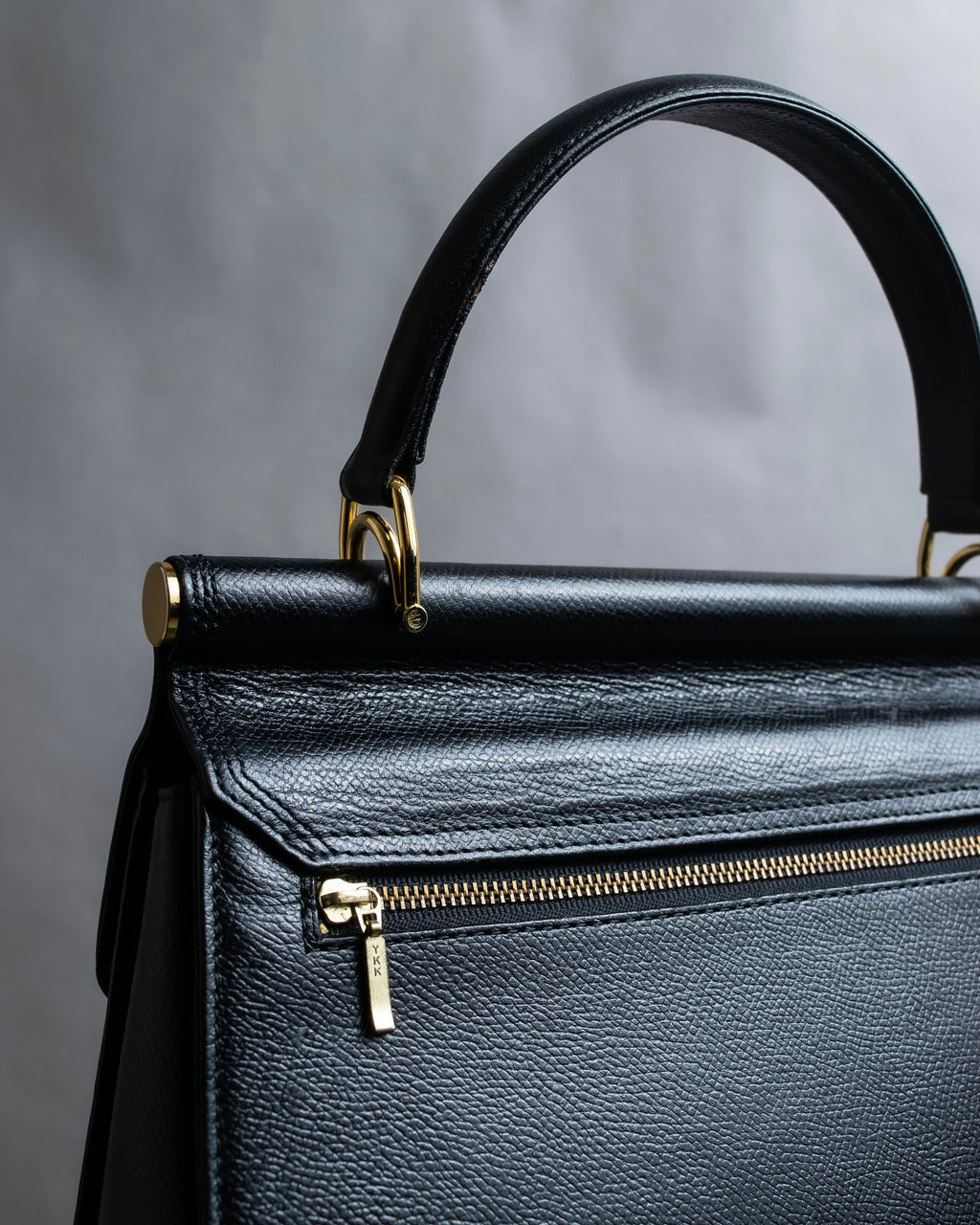 "VALENTINO" Garavani gold metal design leather hand bag