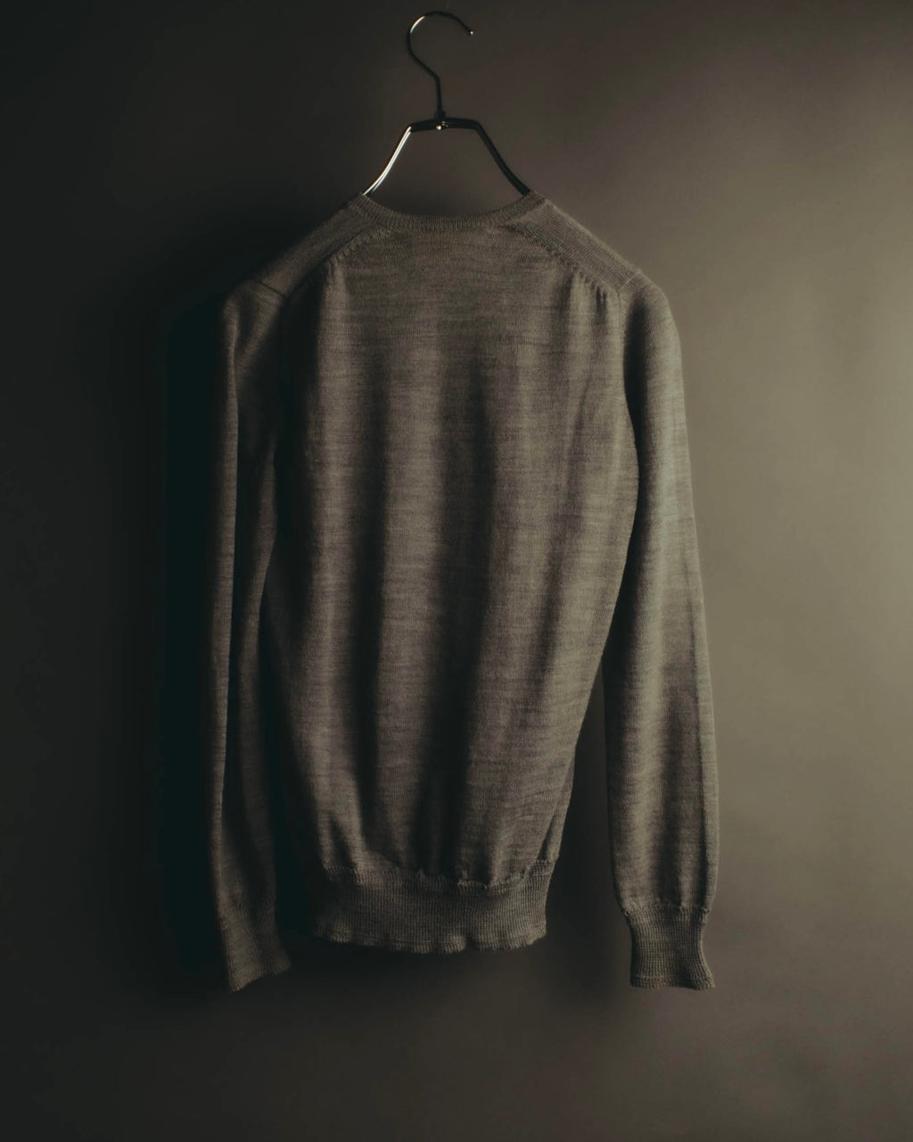 "Theatre PRODUCTS" 00's-10's Pearl embellished wool v-neck knit sweater