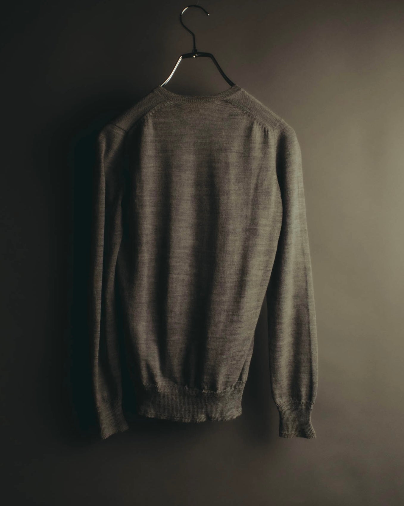 "Theatre PRODUCTS" 00's-10's Pearl embellished wool v-neck knit sweater