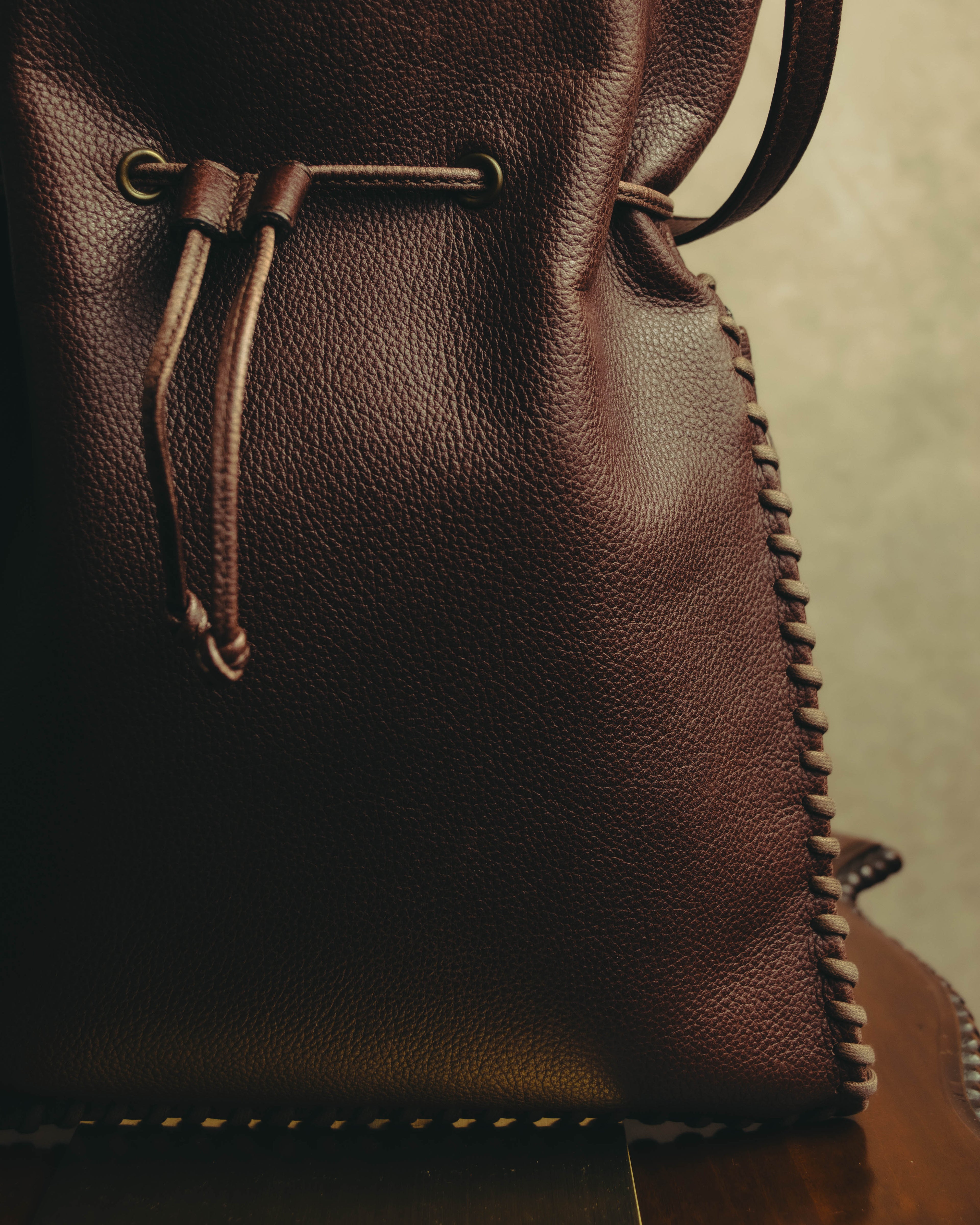 “YVES SAINT LAURENT“ 90’s-00’s Leather drawstring shoulder bag