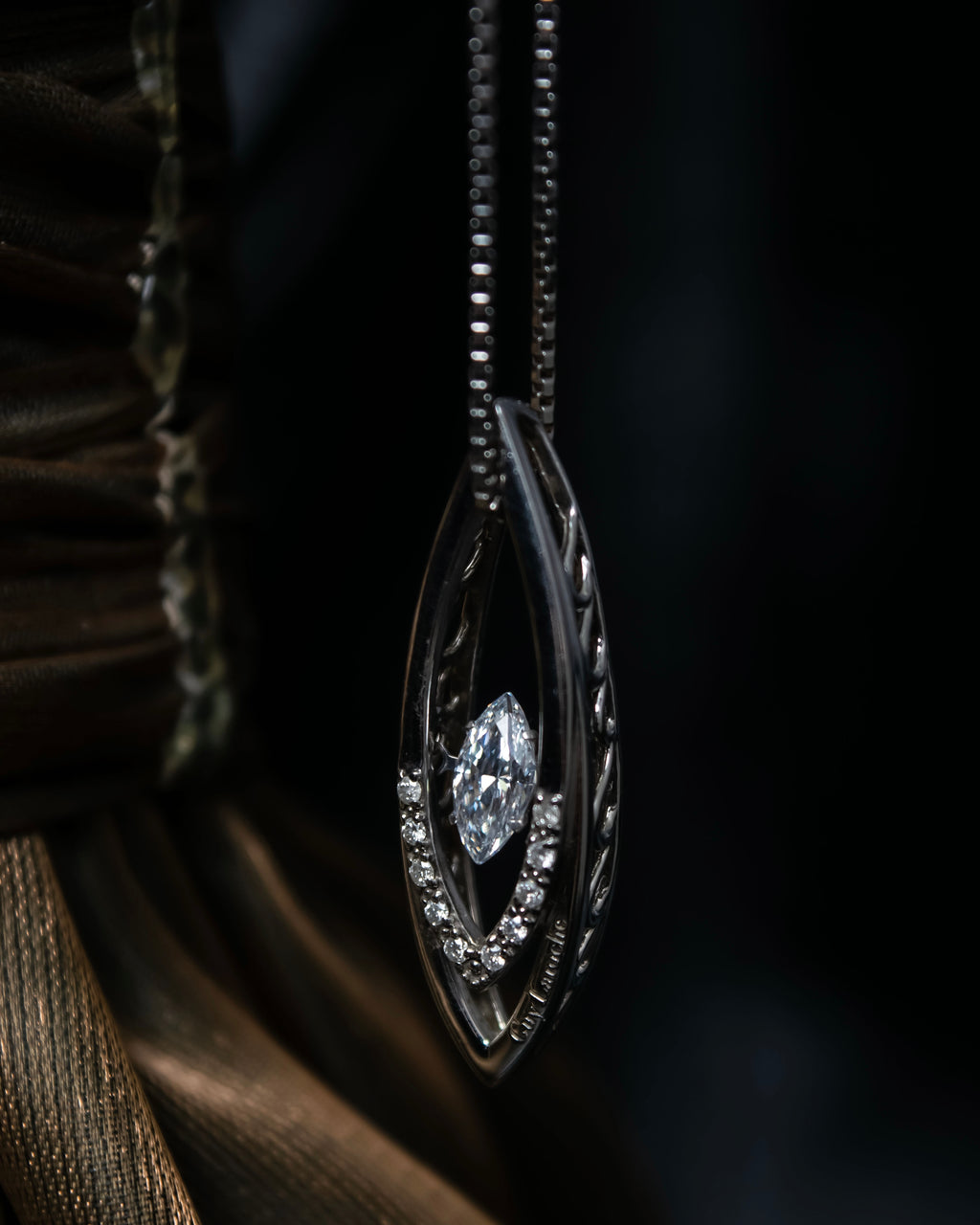 "Guy Laroche" Dancing stone diamond necklace