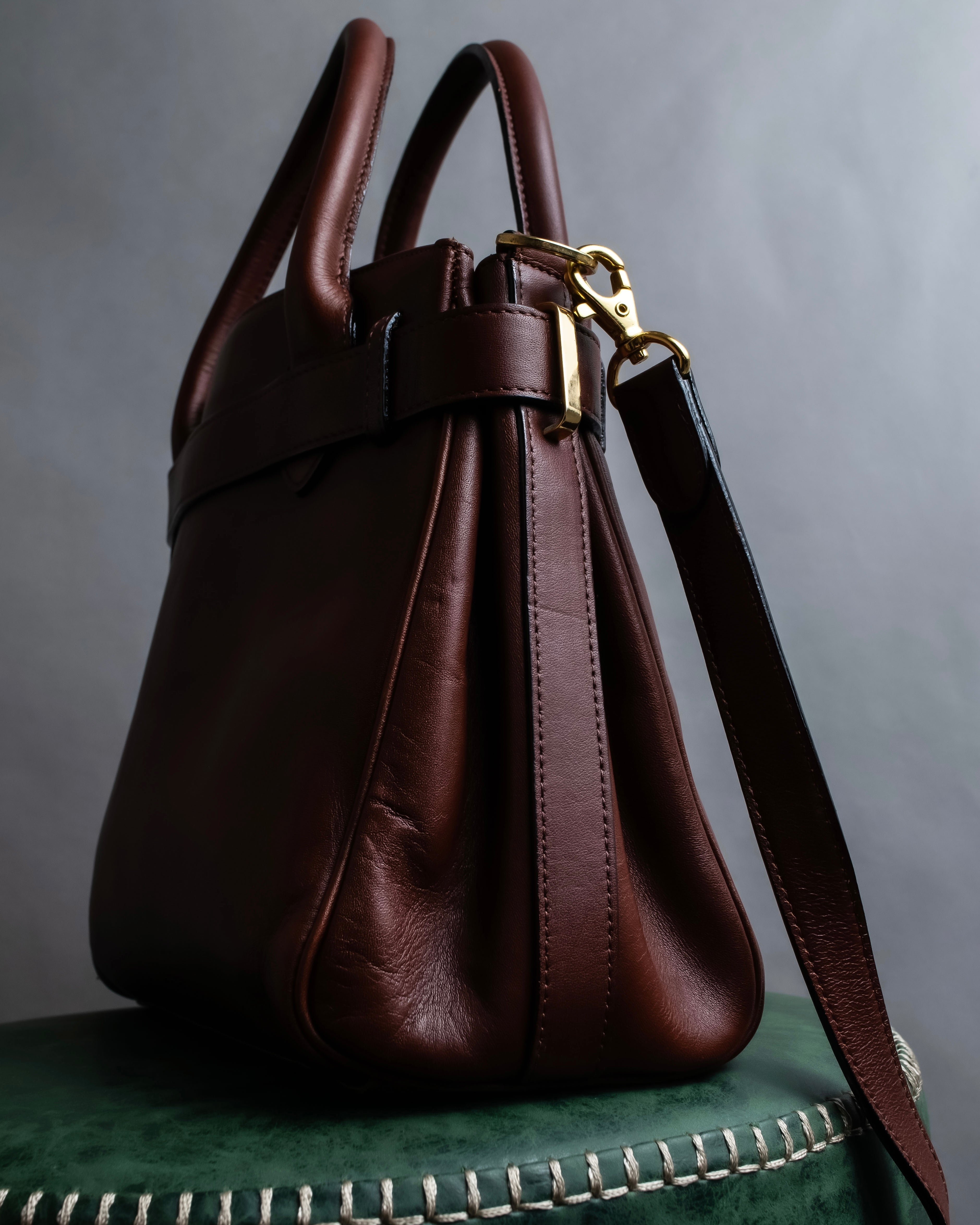 "Valentino Garavani" Reddish brown trapezoid silhouette 2way leather bag