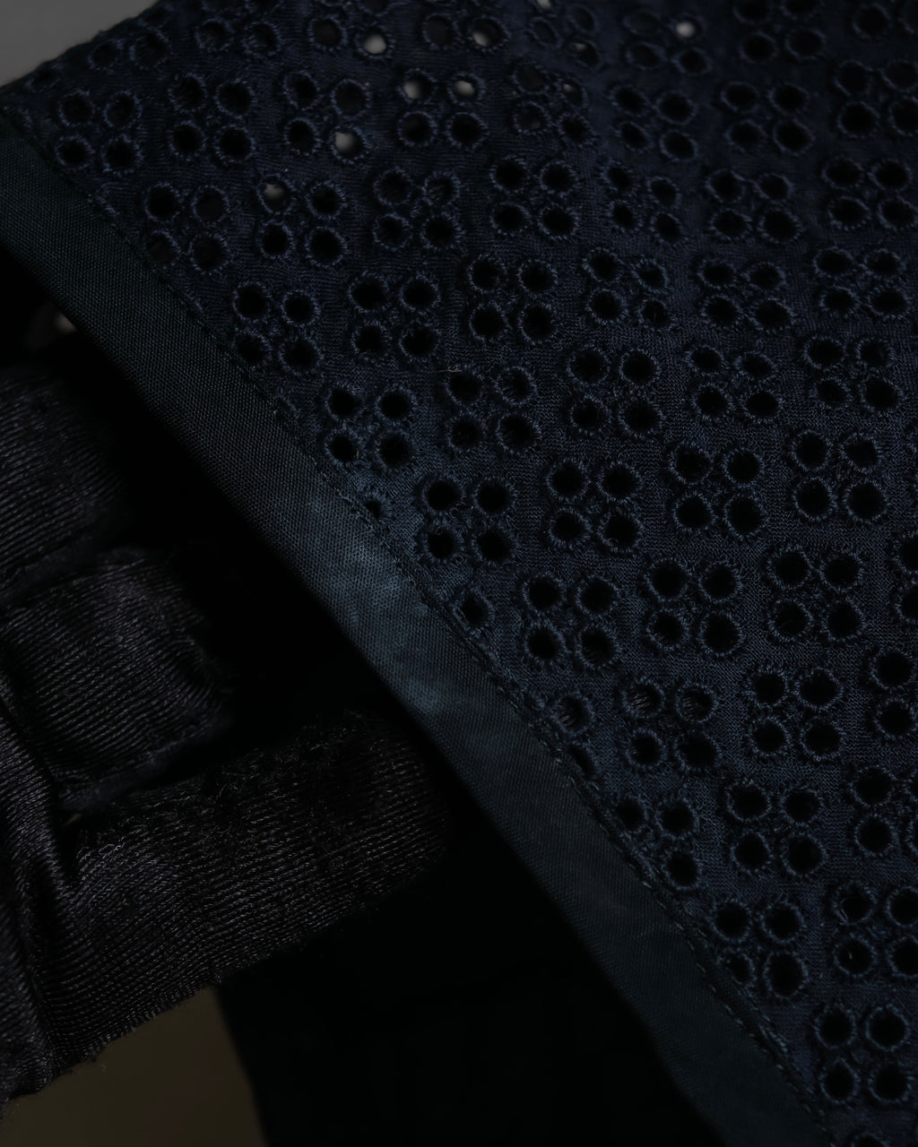 "tricot COMME des GARCONS" 96SS eyelet lace design patterned fabric switching vest