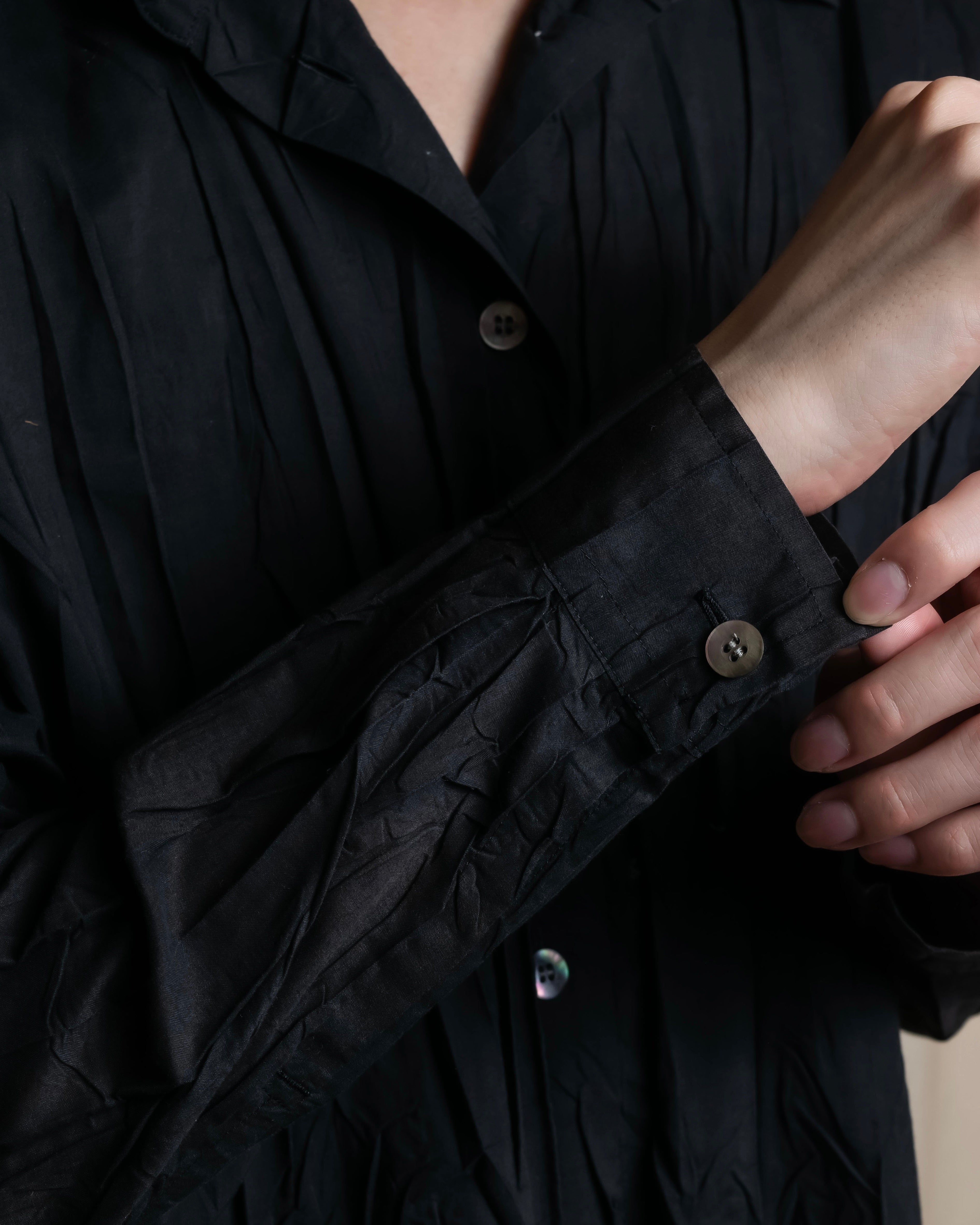 "PLEATS PLEASE ISSEY MIYAKE"
 Irregularly washed shirt jacket