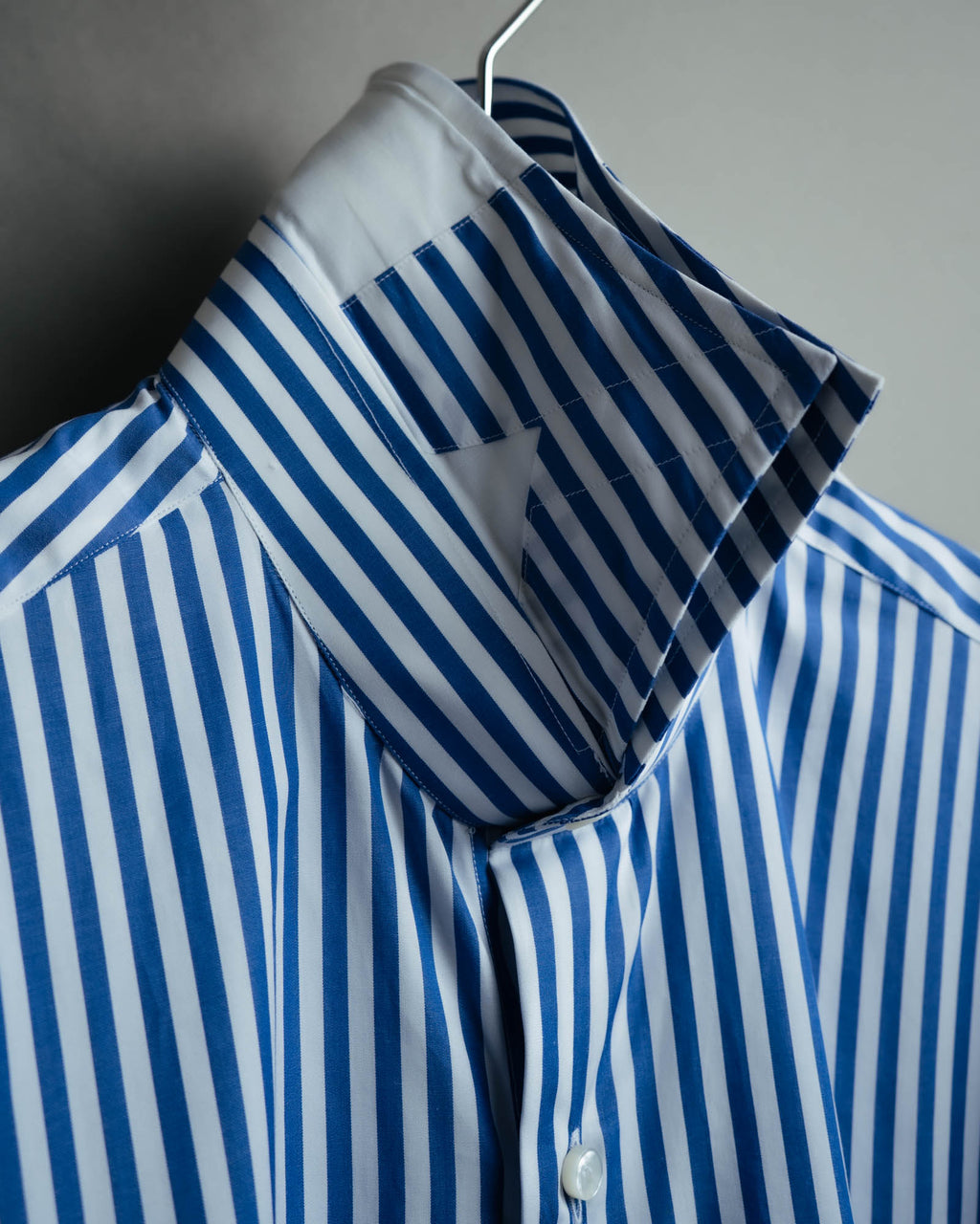 -MOOD MILLÉSIMES- 90’s-00’s vivid blue stripe wide-spread collar shirt