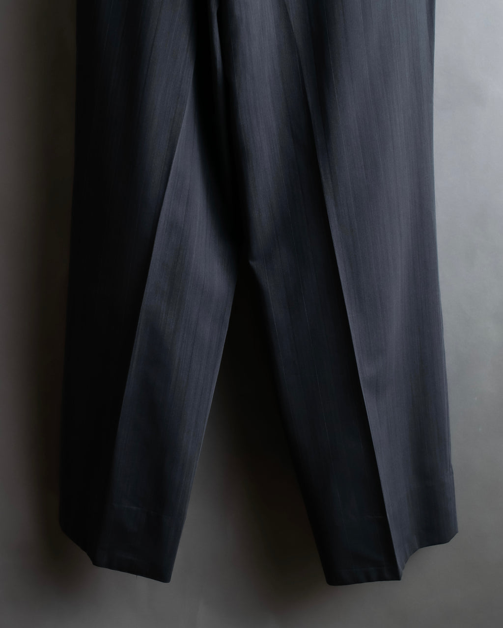 "CHRISTIAN DIOR MONSIEUR" Shadow stripe pattern classical formal detail set up