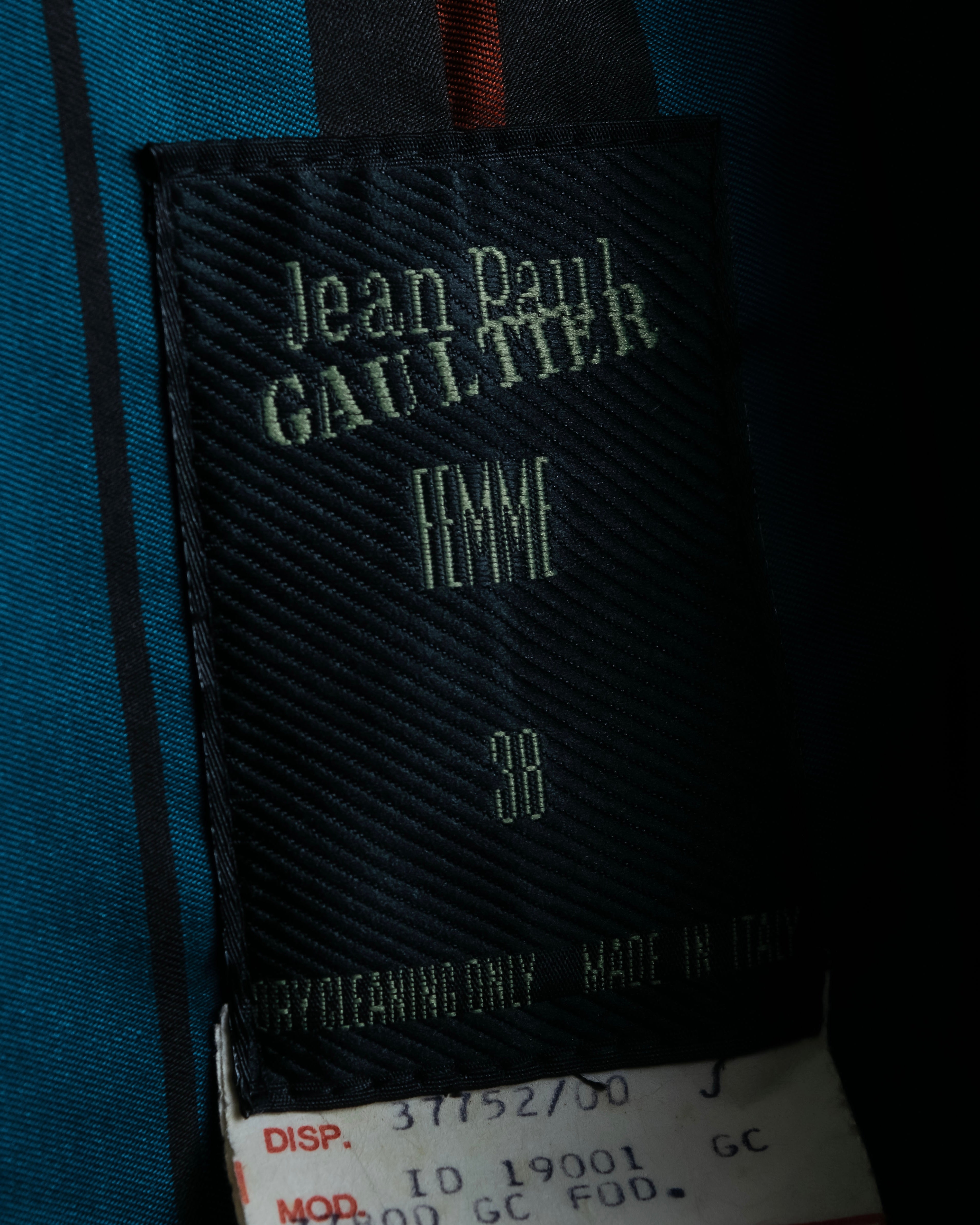 "JEAN PAUL GAULTIER FEMME"
Peaked drape beautiful shape tailored jacket