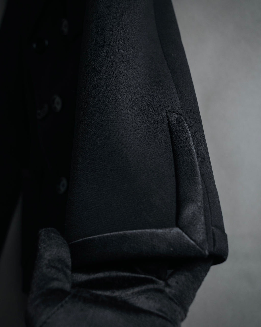 –SPECIAL– “BALENCIAGA” 2006-2012 Sculpted smoking jacket