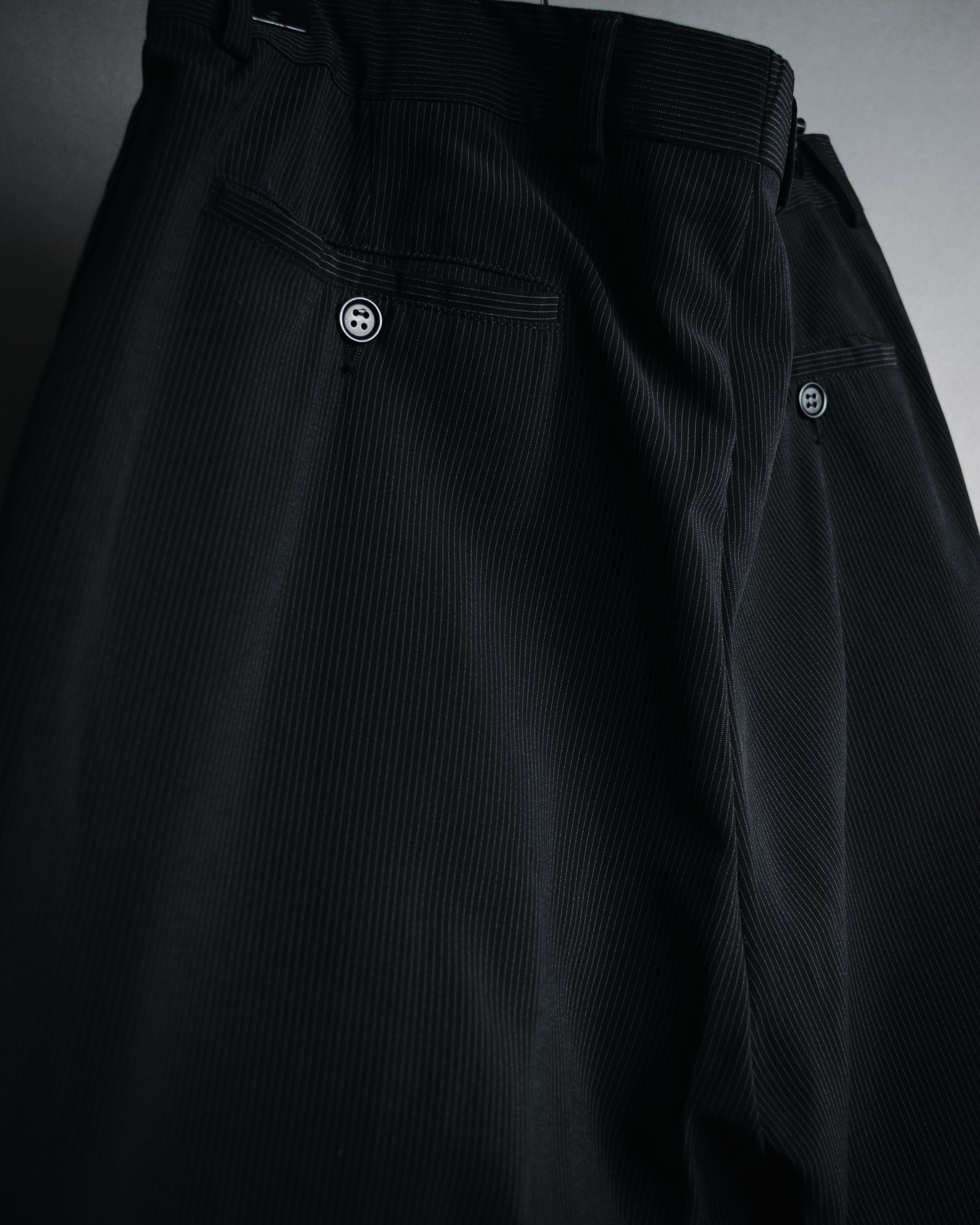 "GIORGIO ARMANI" 08’s-09’s Sharp pinstripe wool two button suit set