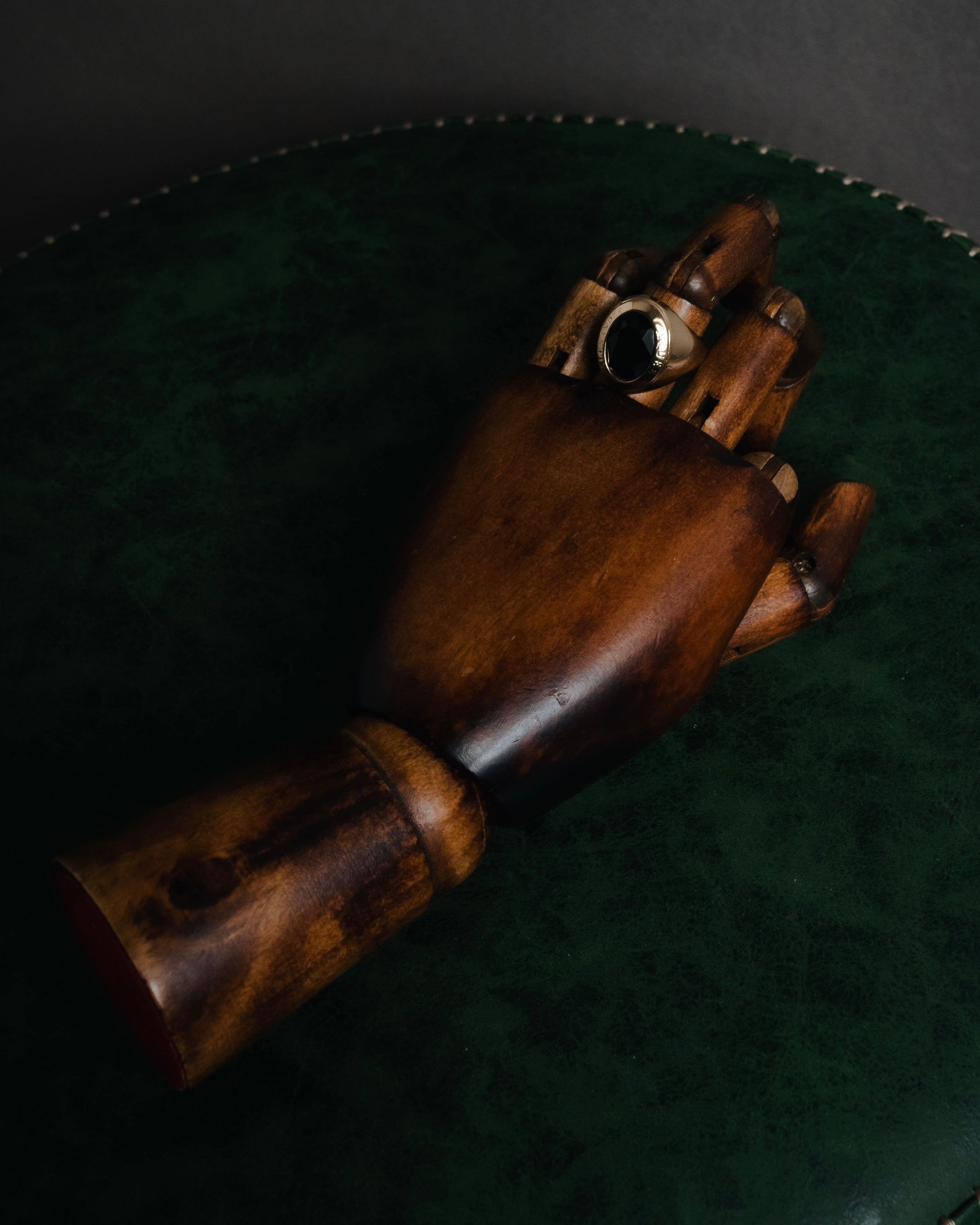 "Alexander McQueen" 10’s black stone signet ring