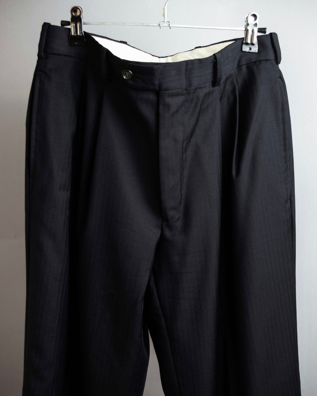 "YVES SAINT LAURENT" Classical tailoring shadow stripe pattern set up