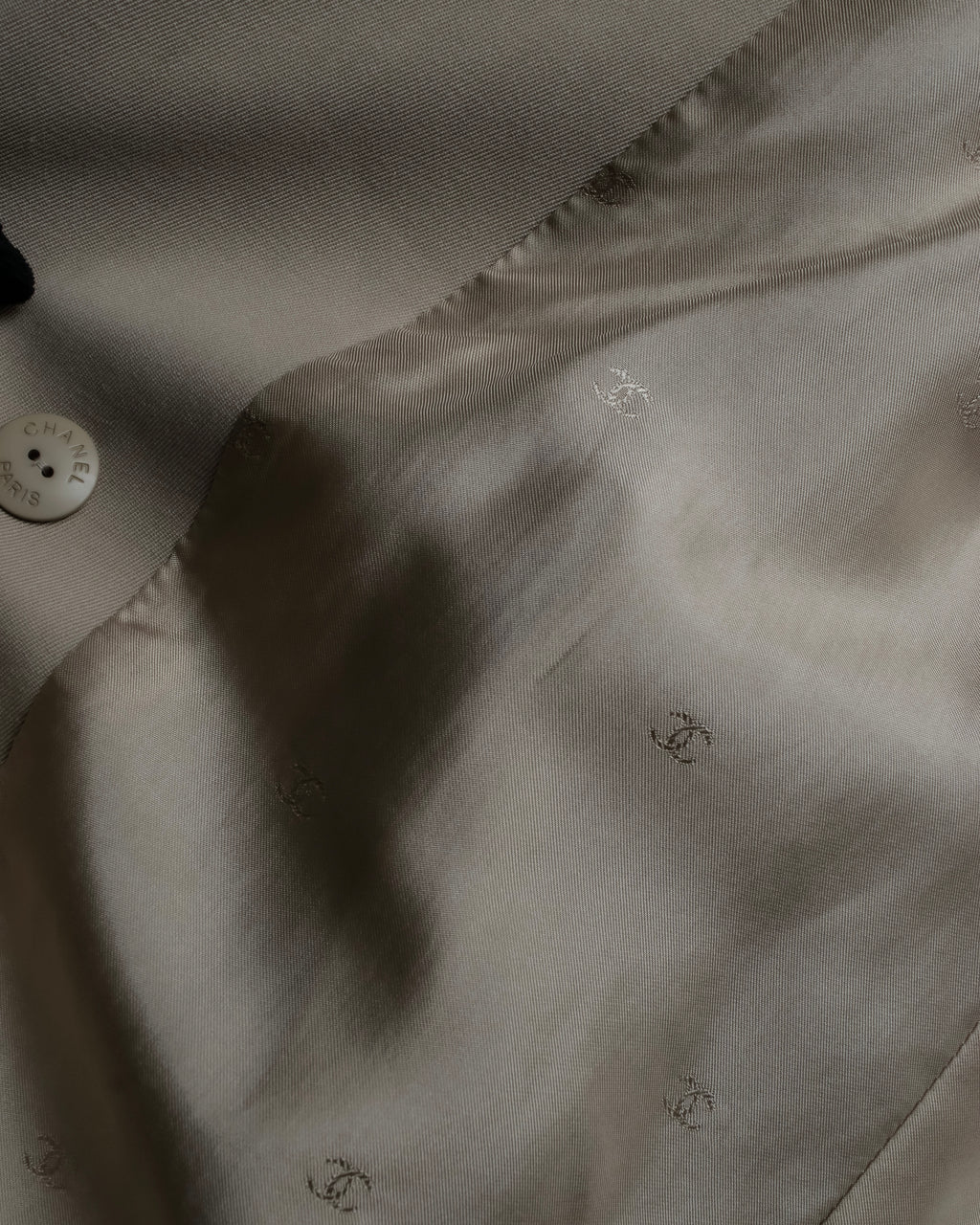 "CHANEL" Large lapel double breasted straight line coat
