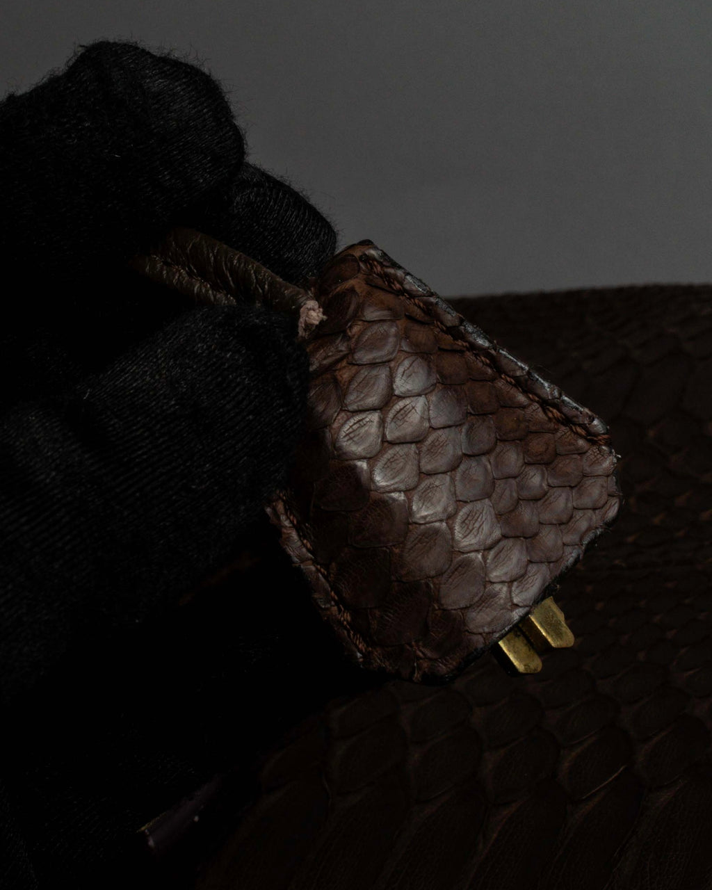"Vintage turnlock design python leather bag"