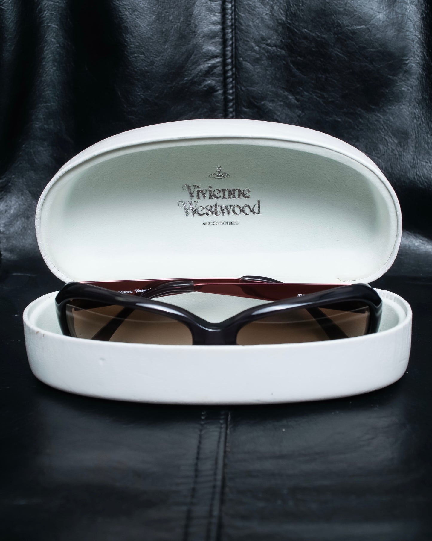 "Vivienne Westwood" engraved temple logo oval sunglasses