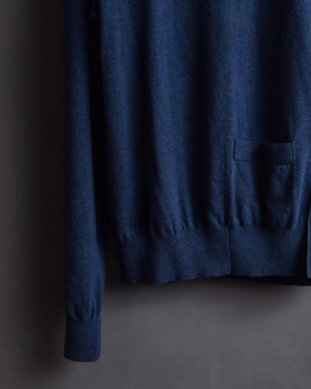 "MAISON MARGIELA" 17SS Asymmetric button line knit