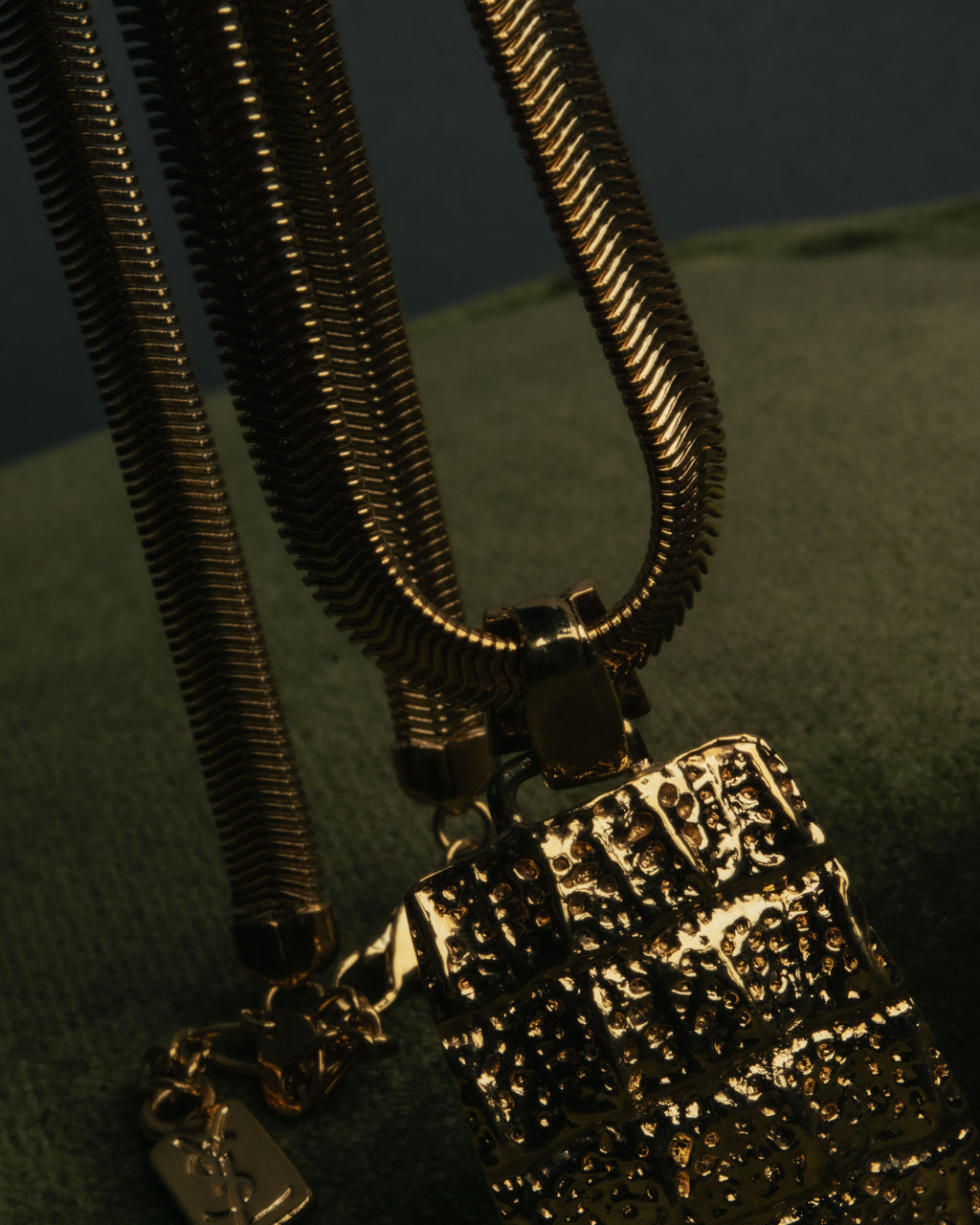 "Yves Saint Laurent" 80's-00's Gold tone textured pendant necklace